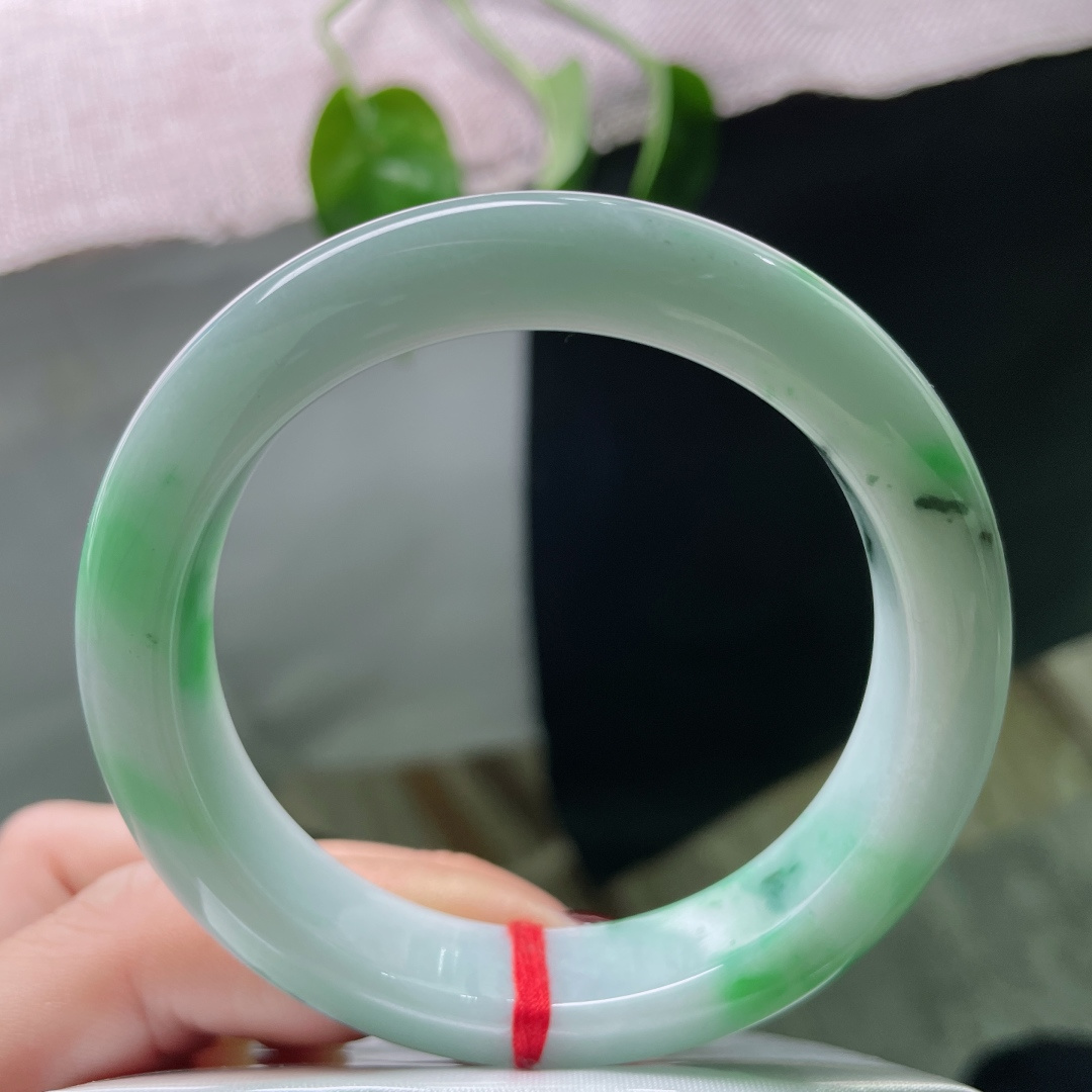 53.8/12/8.5，飘绿正圈，版型厚装大气，水头好，双色碰撞，别有意境，皮纹，无裂，ss50798a