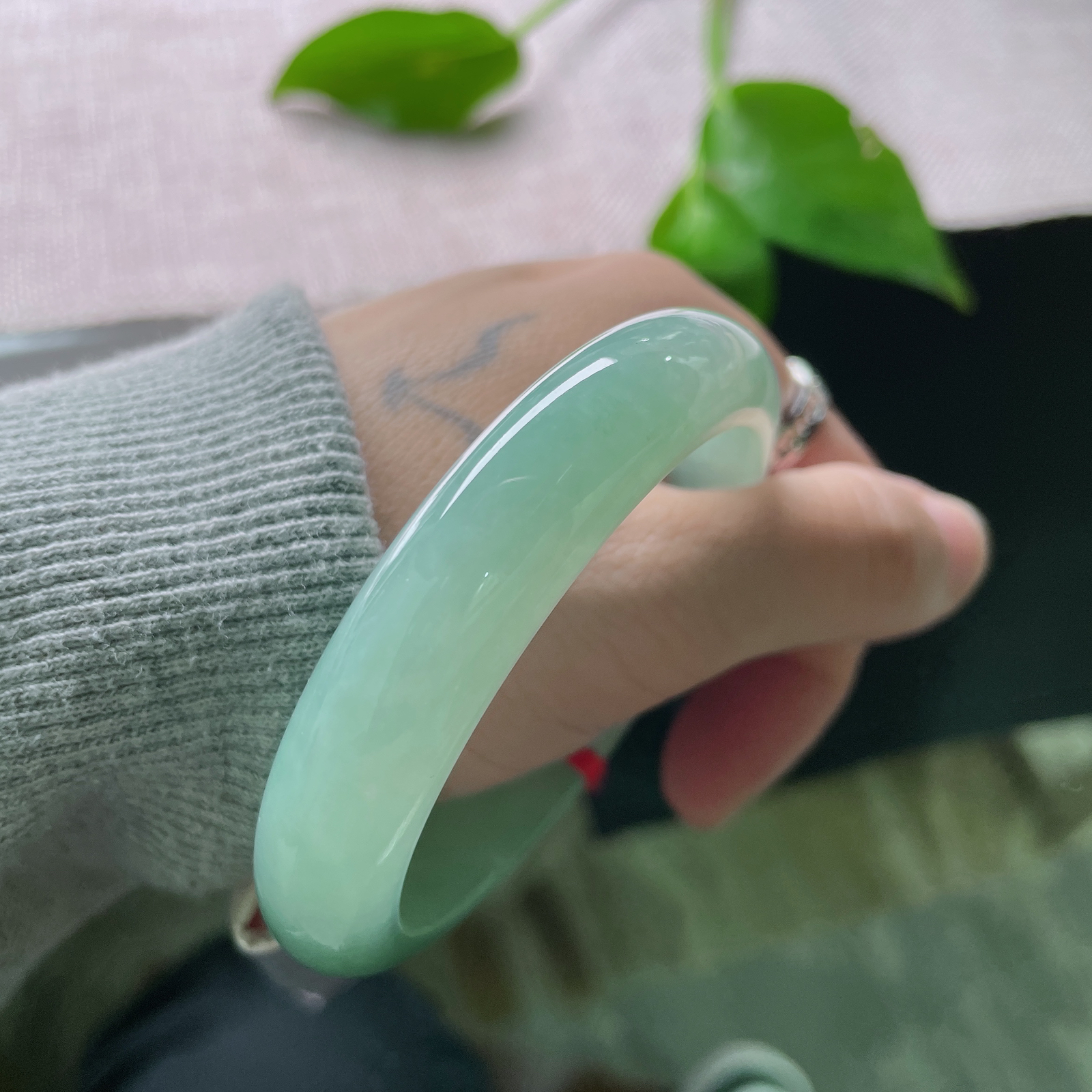 55.4/12.3/8绿底正圈，冰润细腻，甜美，优雅永不过时，贵气ss49738a