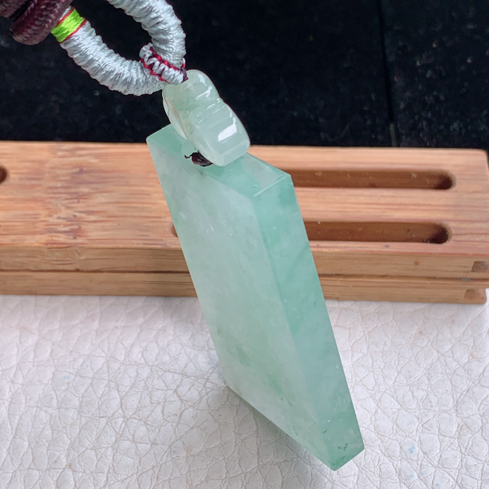 zz3实拍44.8*25.5*5.8天然缅甸翡翠晴绿平安无事牌吊坠 冰透素面牌