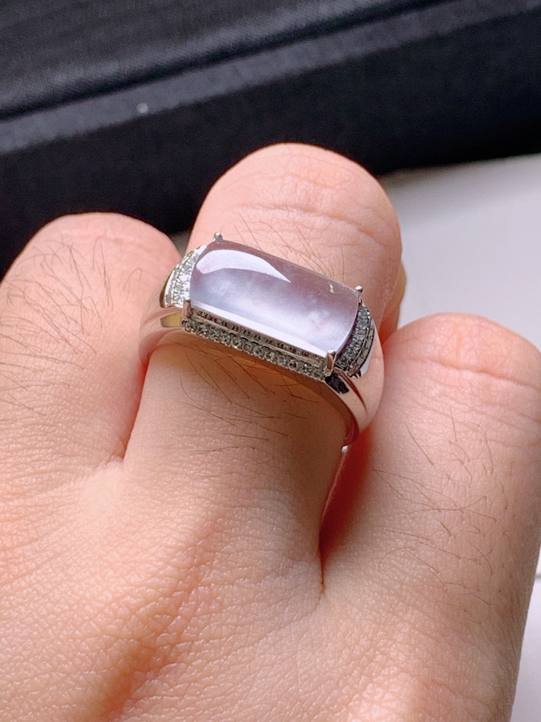 ️ 冰种马鞍形戒指，无裂通透起光，裸石13.7-6.5-3.2，圈口17