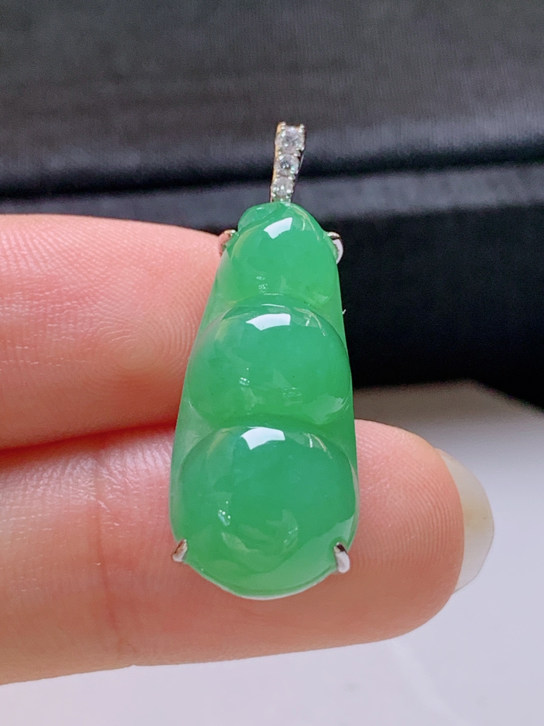 ️ 冰阳绿福豆吊坠，无裂色阳水润，裸石23.7-10.9-5.729.9-8.1