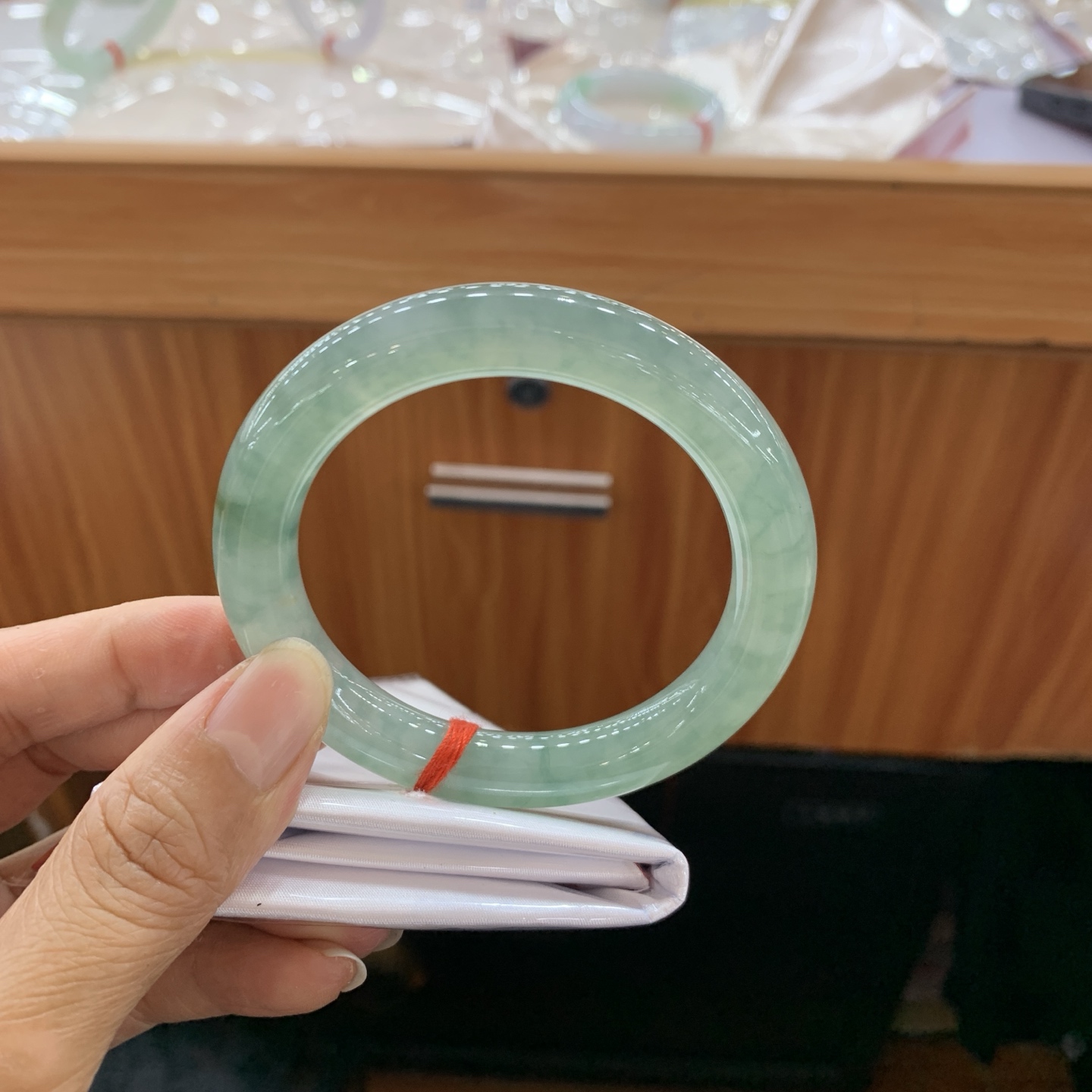 041633GX 冰飘花圆条翡翠手镯 54.5-10，无裂