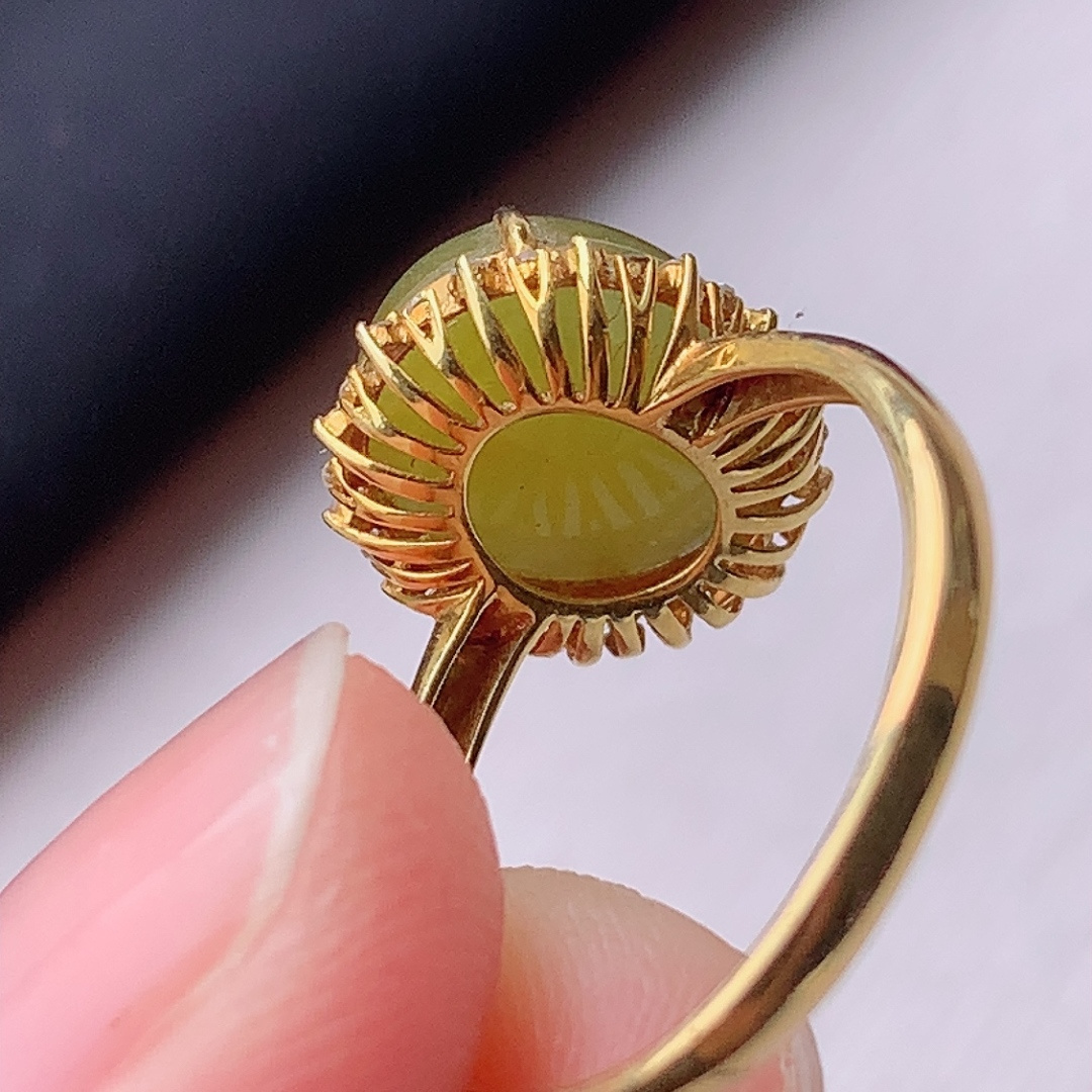 ️️冰黄女戒，底子细腻水润，佩戴优雅灵气，10.7-9.5-7.8