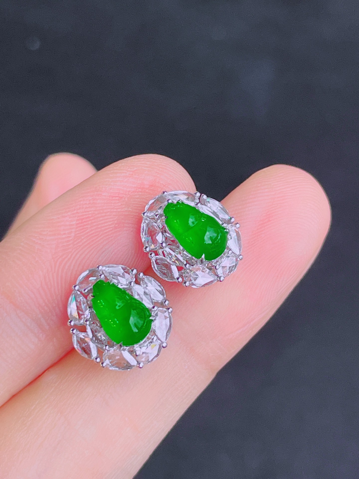 ️超值，高冰绿葫芦耳钉 晶莹剔透，新颖时尚，无裂，8-5.5-3