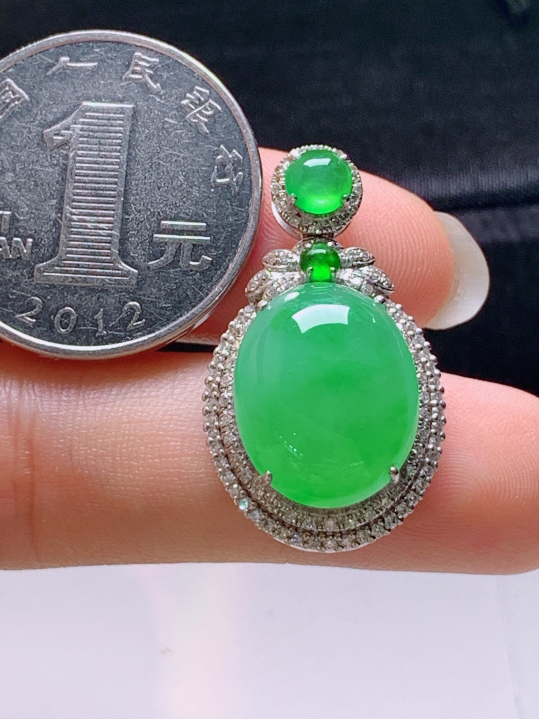 ️ 冰阳绿旦面吊坠，无裂色阳饱满，裸石15.9-12.8-5.529.7-17.2-10.1