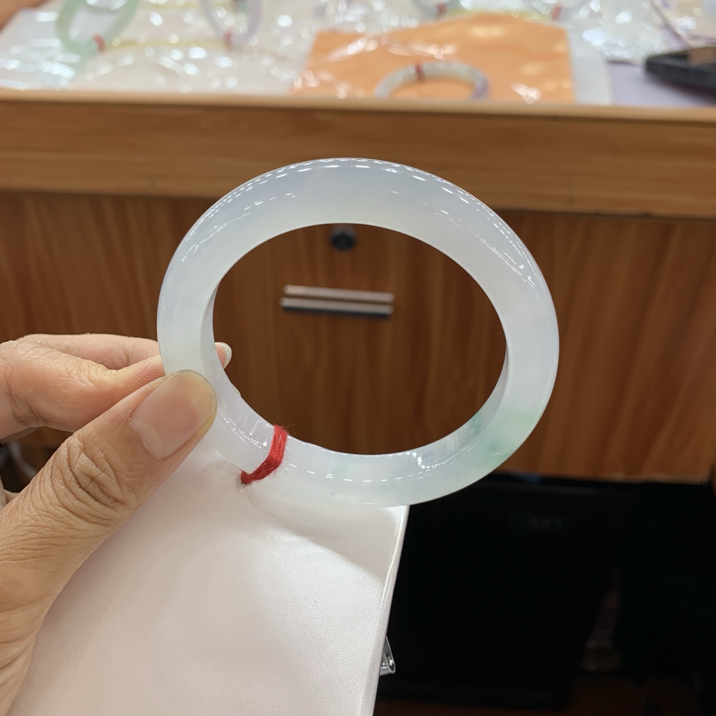 041641XY冰飘花正圈大圈口翡翠手镯59.2-10.5-9.5，无裂