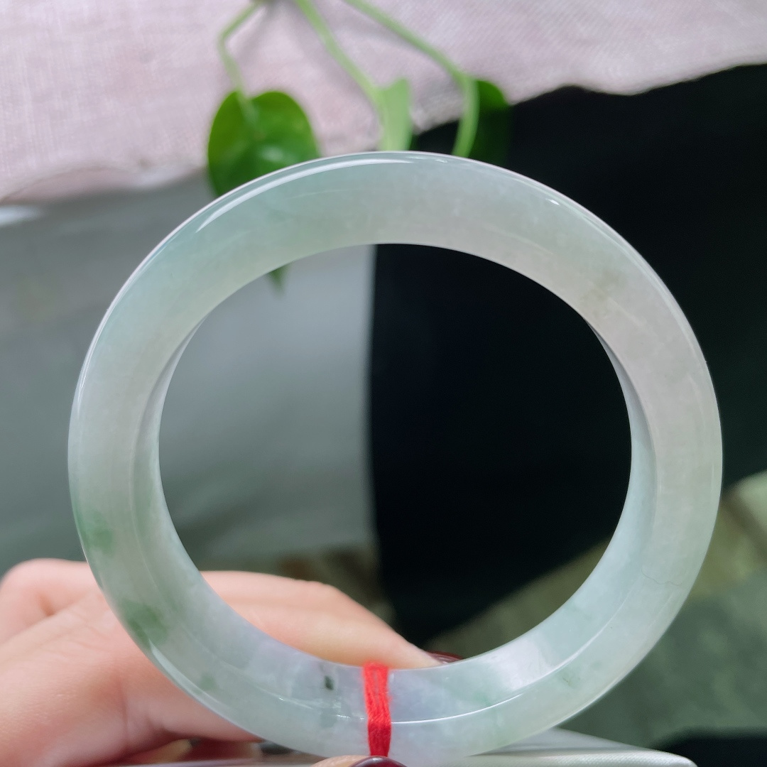 54.3/11.6/8.1，飘花正圈，水头好，质地温润细腻，干净清爽，一点皮纹，无裂，ss50492a