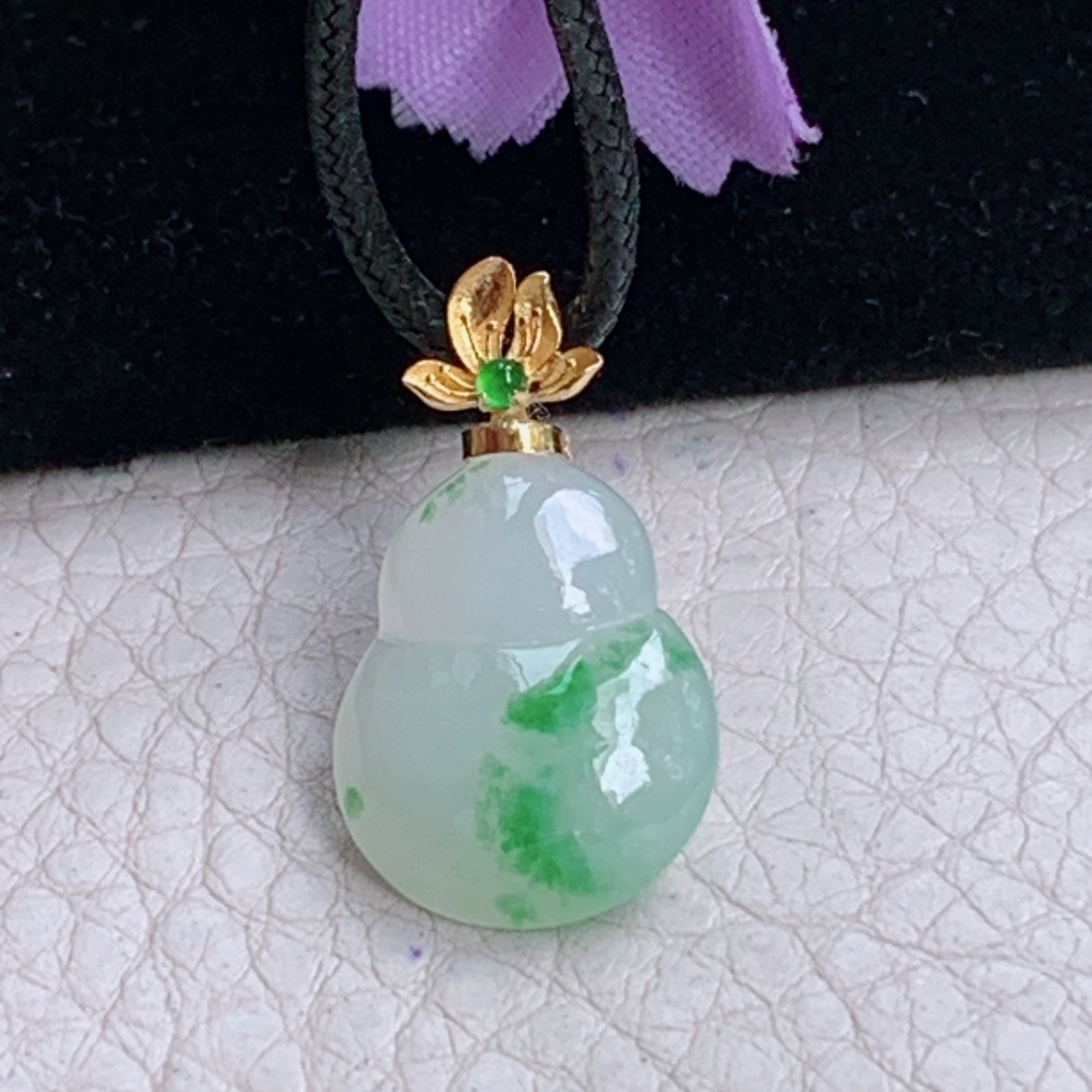 zz3实拍连金25.8*14.5*5.3天然缅甸翡翠冰飘阳绿花胡芦吊坠 镶金福禄锁骨坠