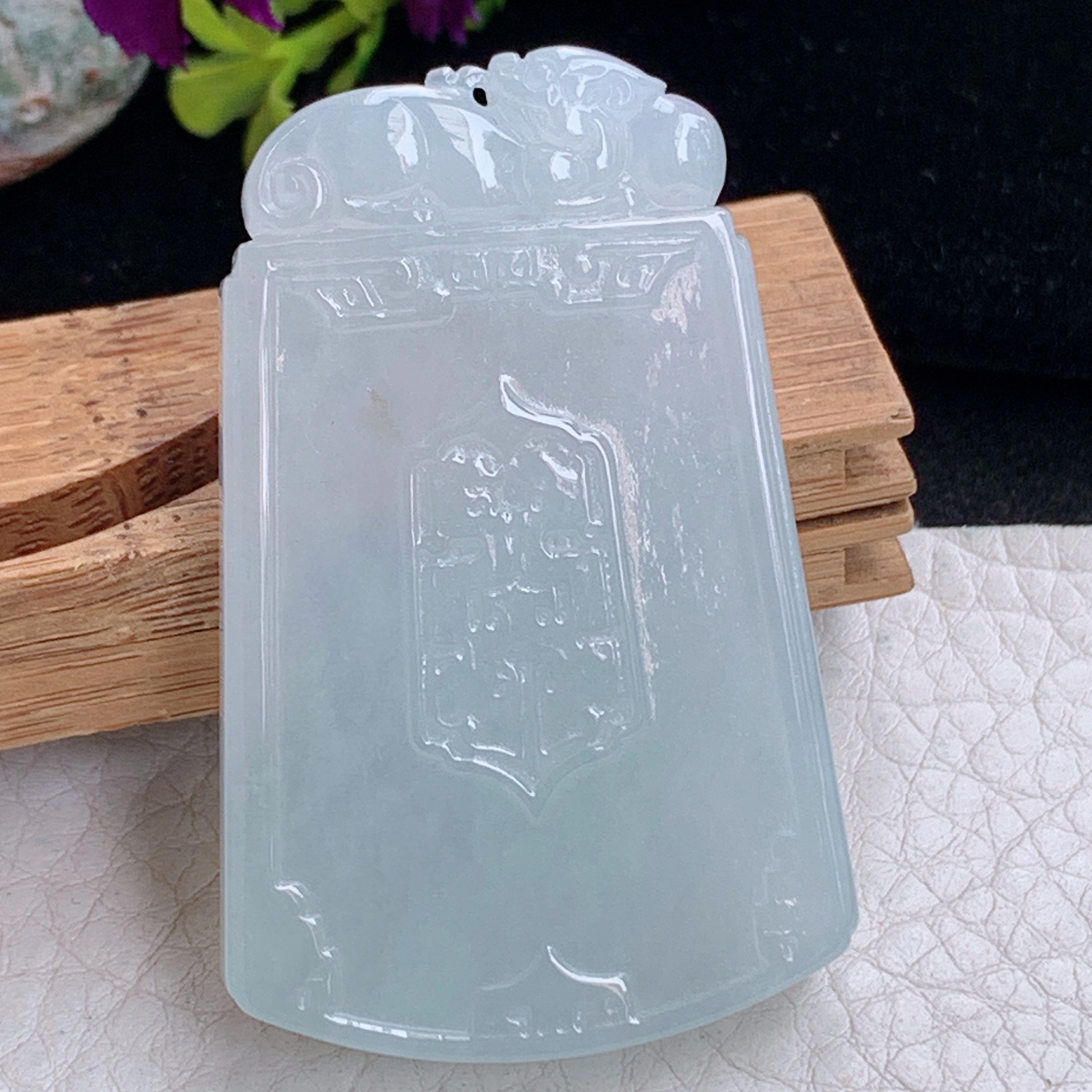 zz3实拍51.3*33*5.6天然缅甸翡翠招财进宝吊坠 白月光雕花平安无事牌玉坠