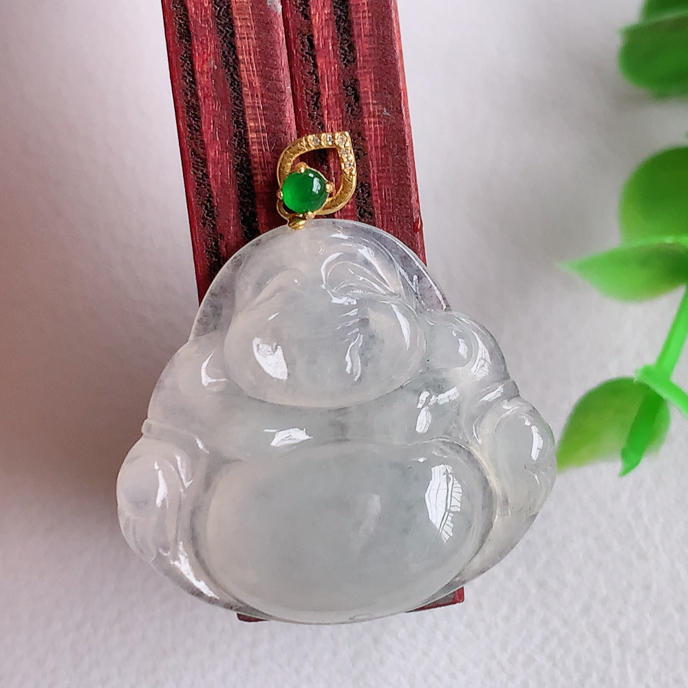 18k金扣冰润佛公挂件 玉质细腻  精雕弥勒佛，笑佛福耳垂肩，面相喜庆，开怀大笑，憨态可掬。惟妙惟肖，寓意福禄双全，吉祥美满，笑口常开 W01.16 尺寸：24-26-5mm