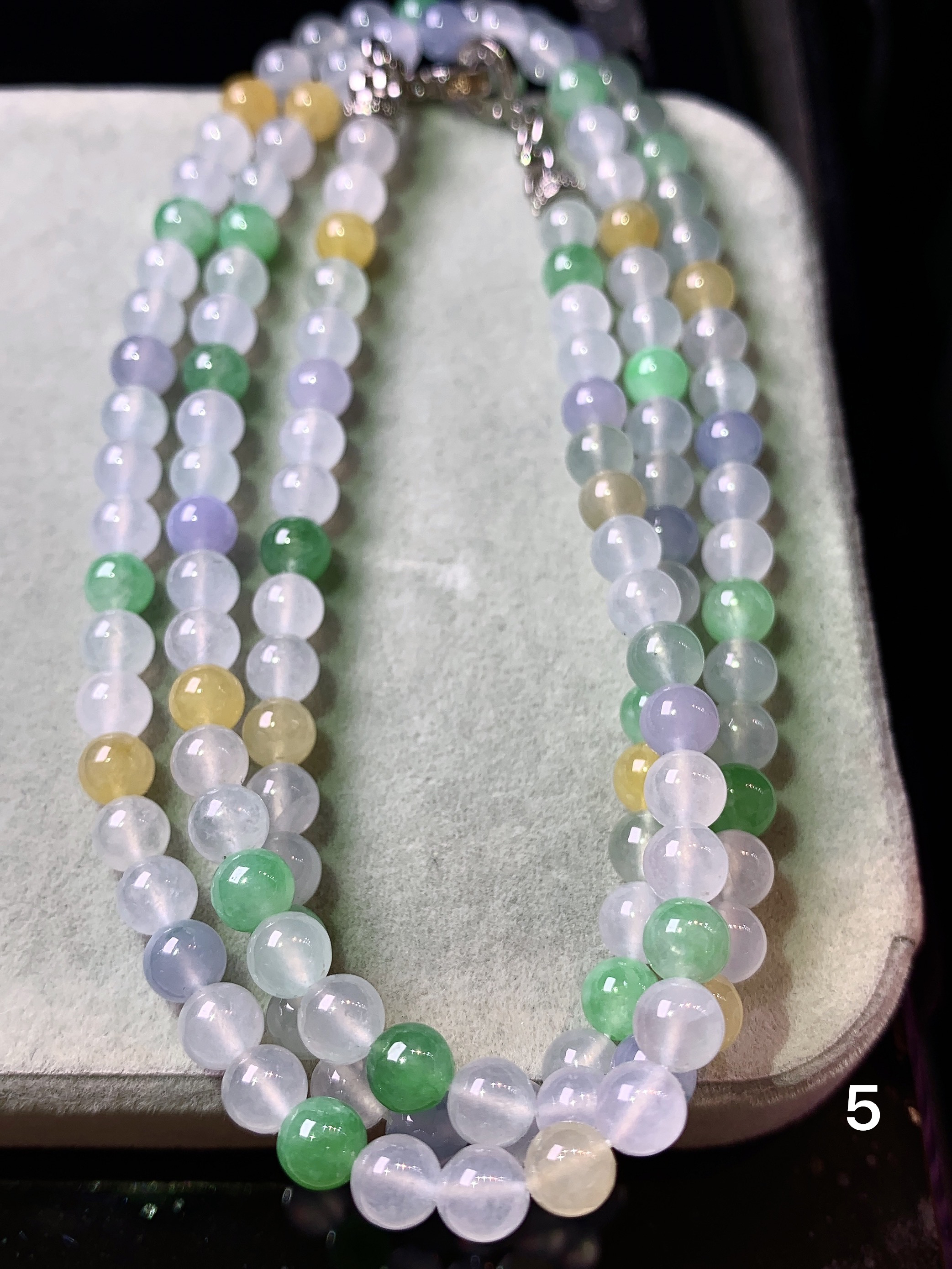 多彩圆珠项链 玉质细腻 色泽艳丽清新 水润亮眼 整体尺寸5c5