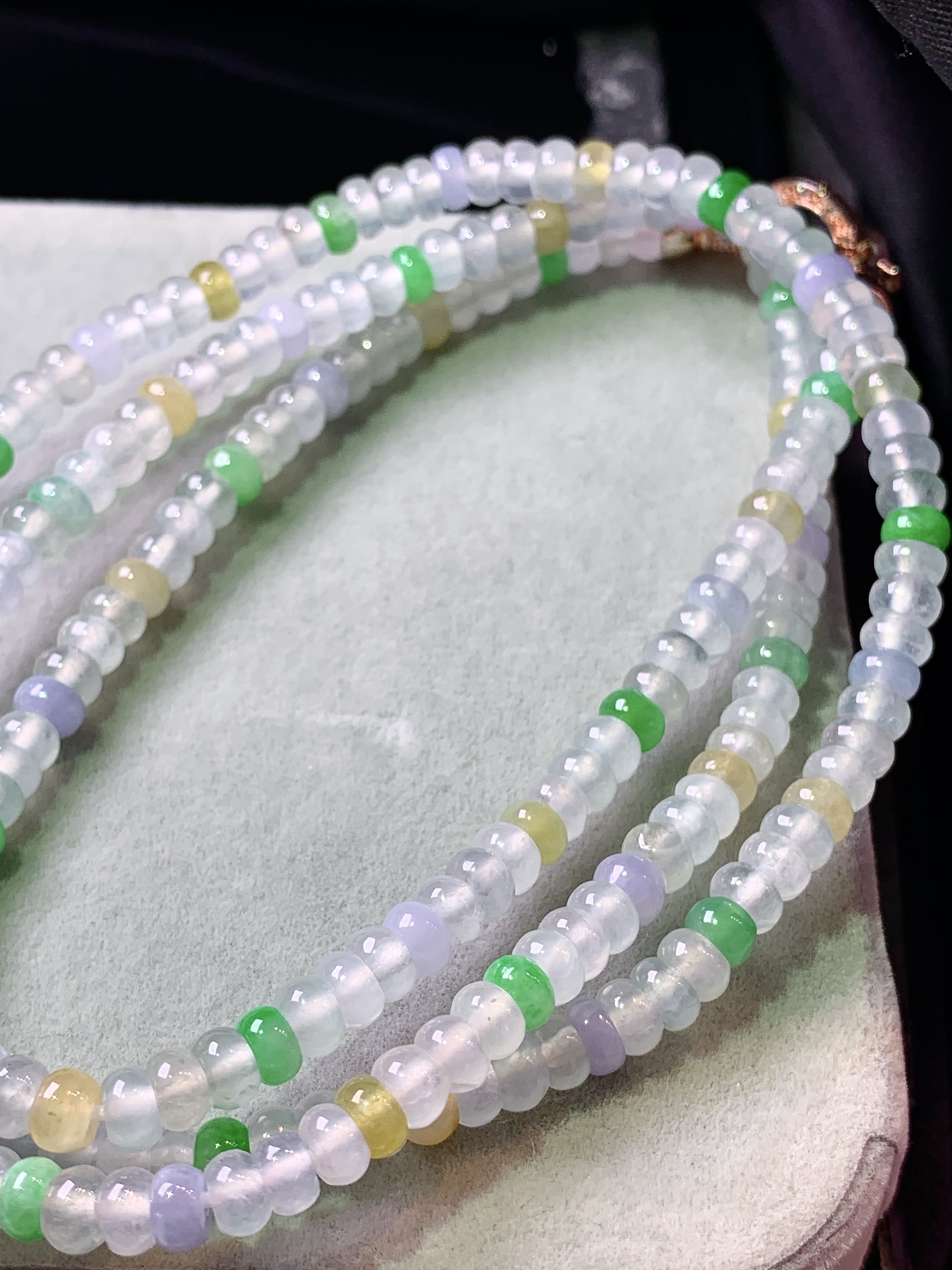 多彩算盘珠项链 玉质细腻 色泽艳丽清新 水润亮眼 整体尺寸4.5*3c5