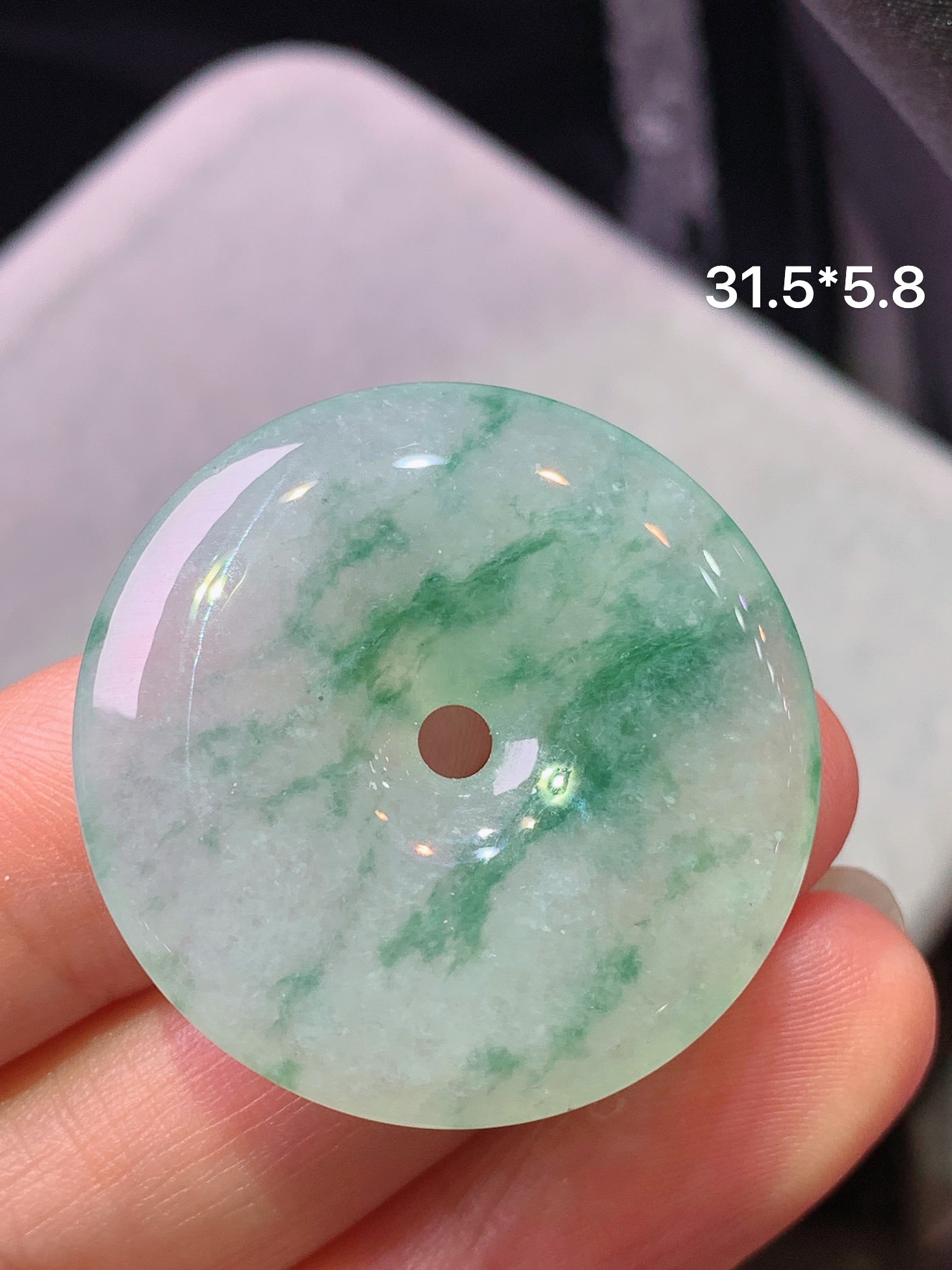 冰飘蓝花平安扣吊坠 玉质细腻 色泽艳丽清新 水润亮眼 整体尺寸31.5*5.8m2