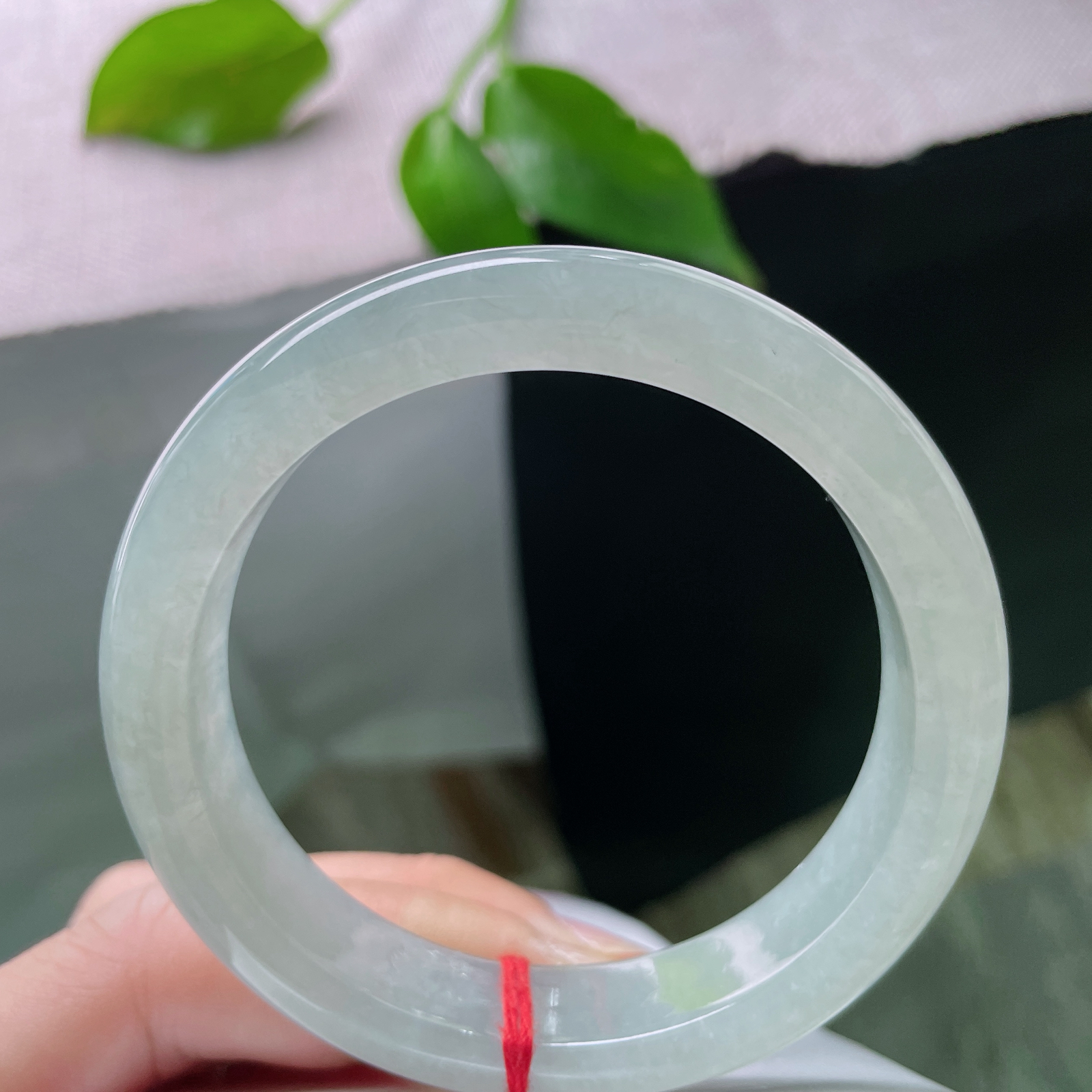 56.4/11.7/8.1，冰晴底正圈，晴水柔光，气质清冷又耐看。一片冰心在玉壶。ss50560a