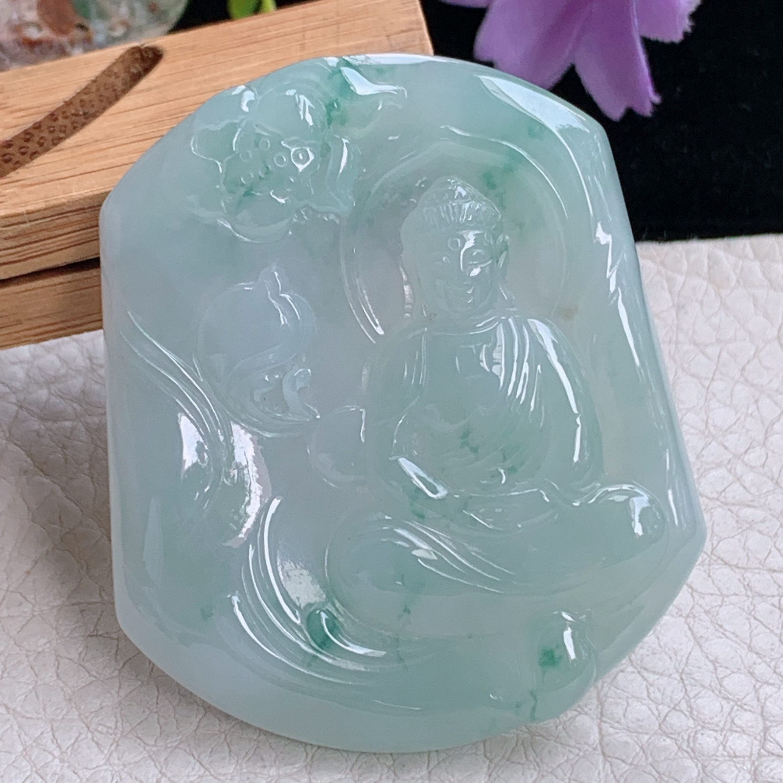 zz3实拍54.3*46.5*6天然缅甸翡翠冰透大日如来佛祖吊坠 生肖守护神