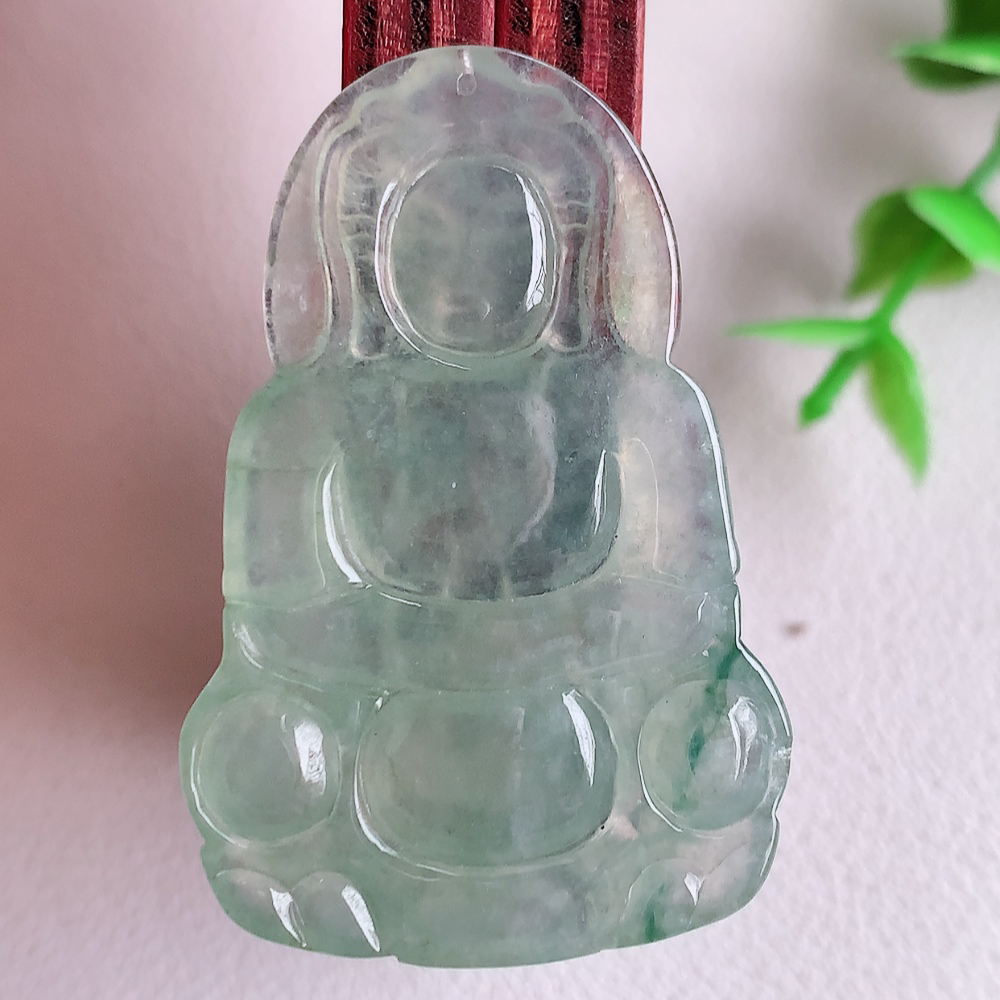 冰润精雕观音吊坠，法相端庄大气，工艺精湛，种色浓郁，细腻饱满冰润，种老水足，收藏佳品，佩戴大气  W01.16   尺寸：41.2-27.5-4.3mm