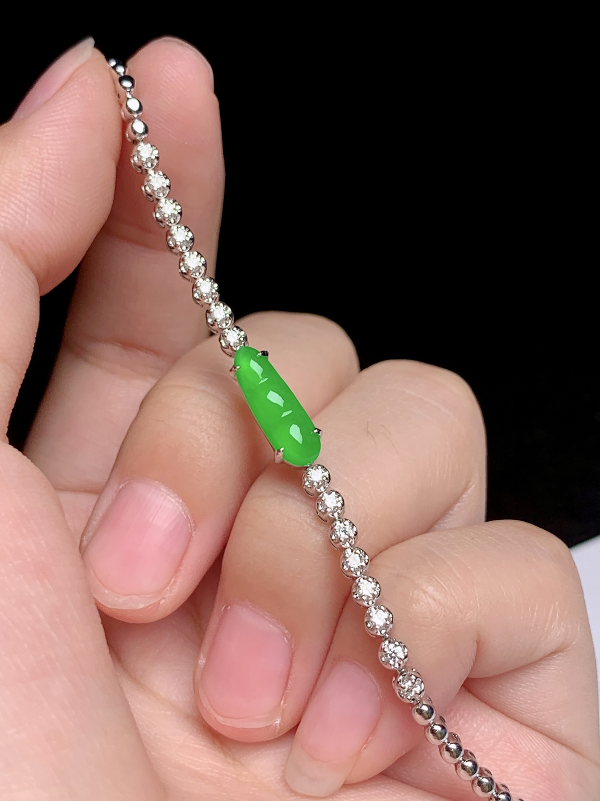 冰阳绿福豆手链
18k金钻镶嵌