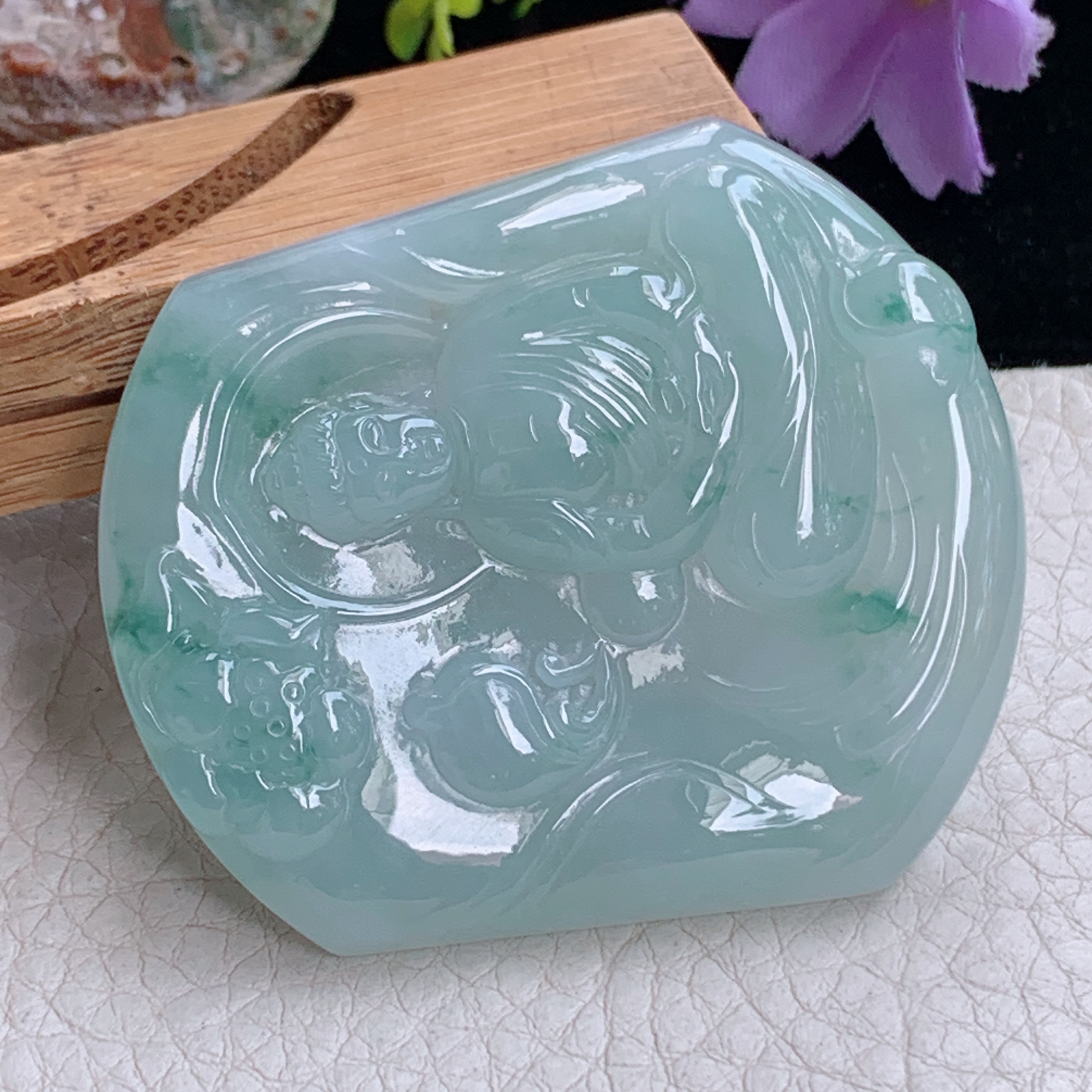 zz3实拍54.3*46.5*6天然缅甸翡翠冰透大日如来佛祖吊坠 生肖守护神