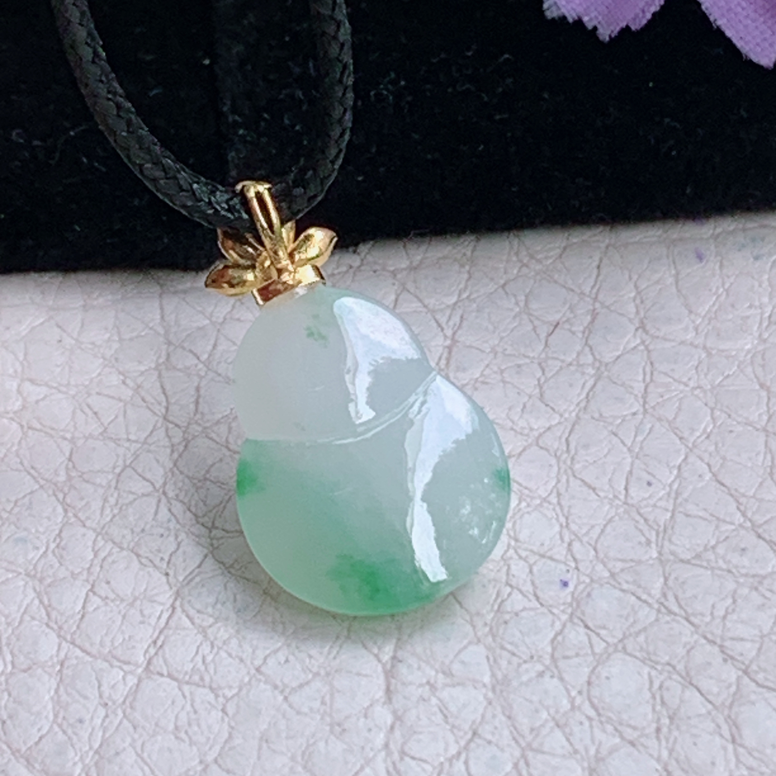 zz3实拍连金25.8*14.5*5.3天然缅甸翡翠冰飘阳绿花胡芦吊坠 镶金福禄锁骨坠