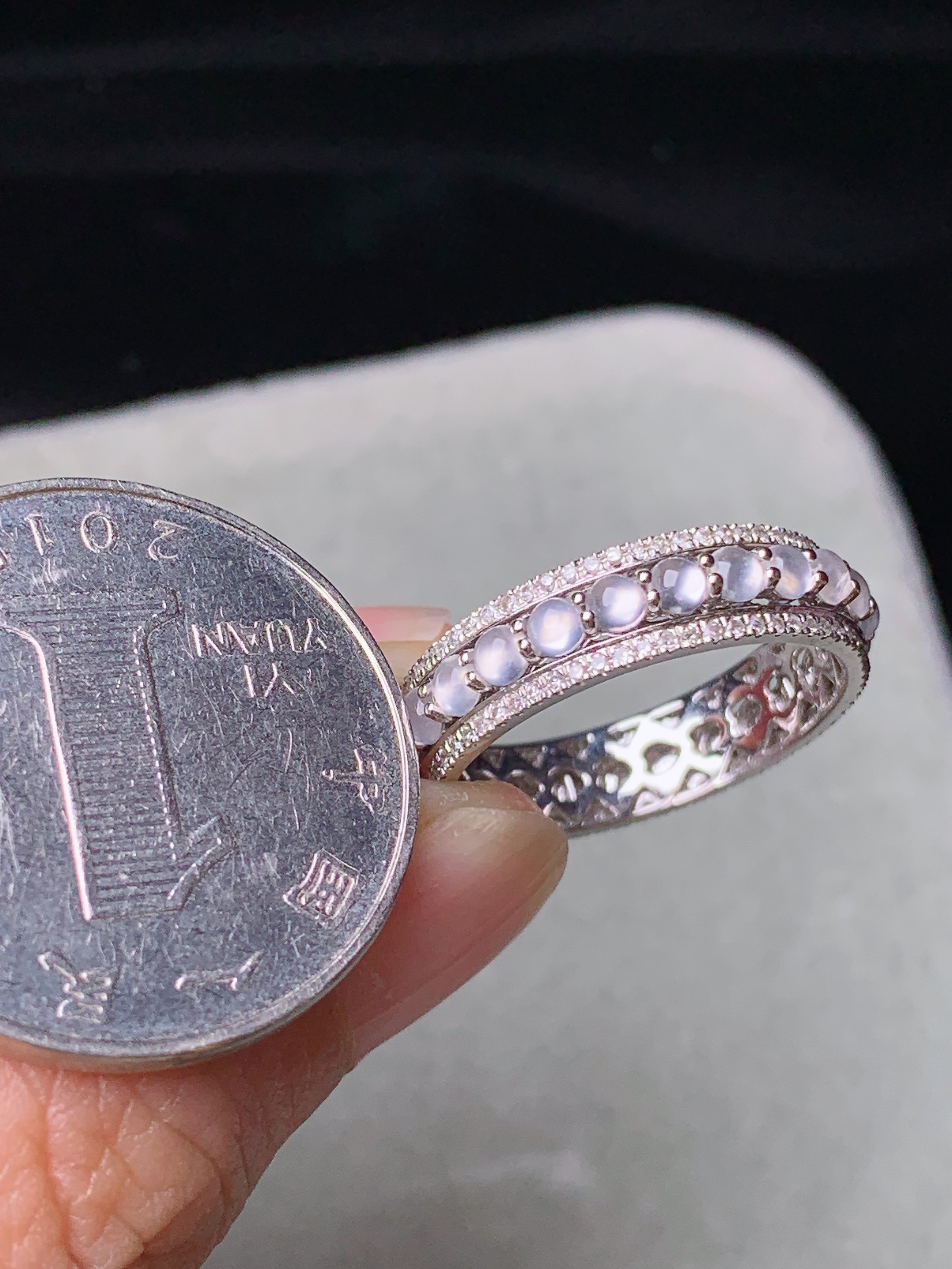 18k金钻镶嵌冰种蛋面组合时来运转戒指 玉质细腻 色泽艳丽清新 水润亮眼 圈口15.5 裸石尺寸2.3*2t1