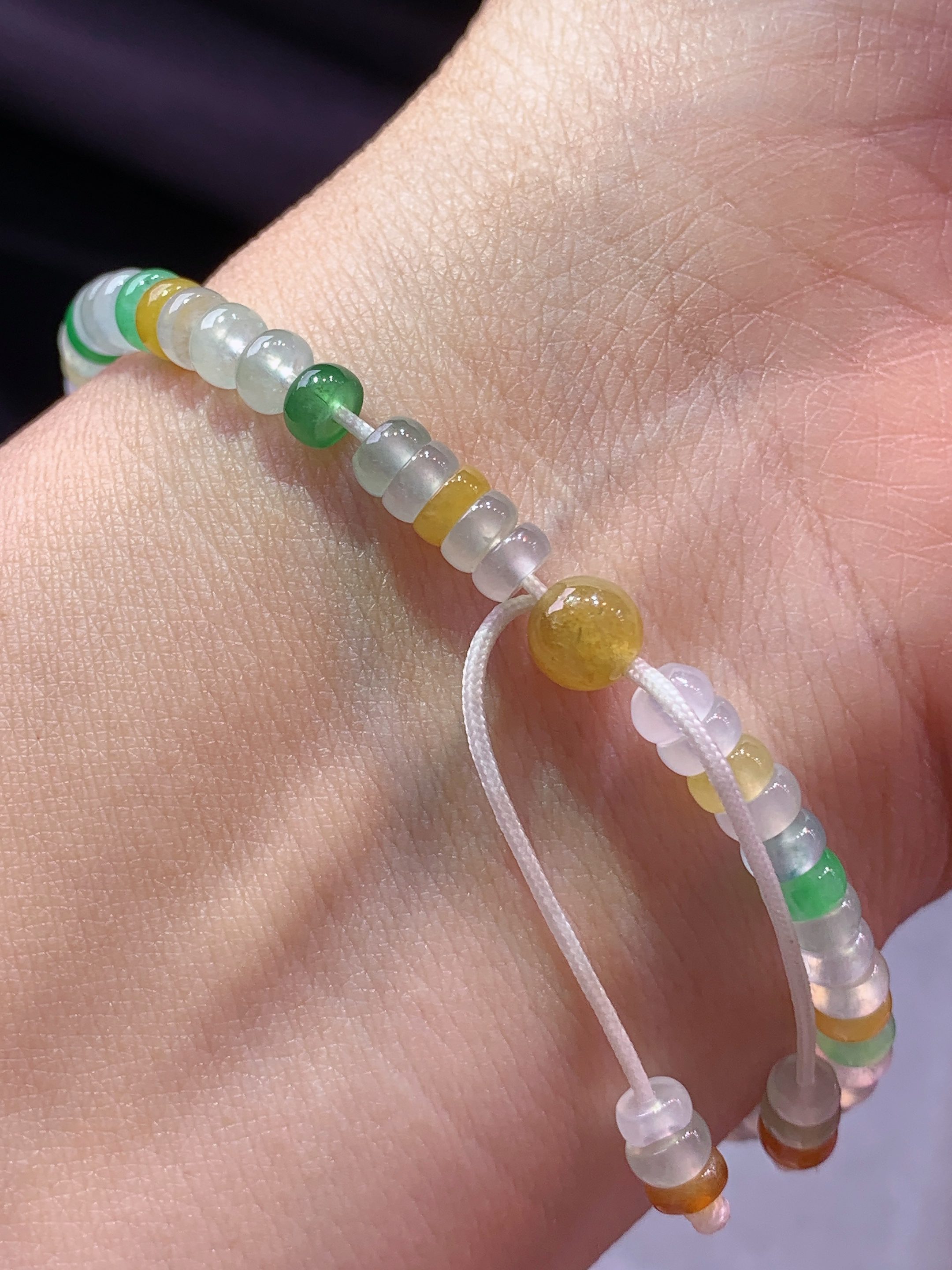 多彩算盘珠手链 玉质细腻 色泽艳丽清新 水润亮眼 整体尺寸4.5*2.6c5