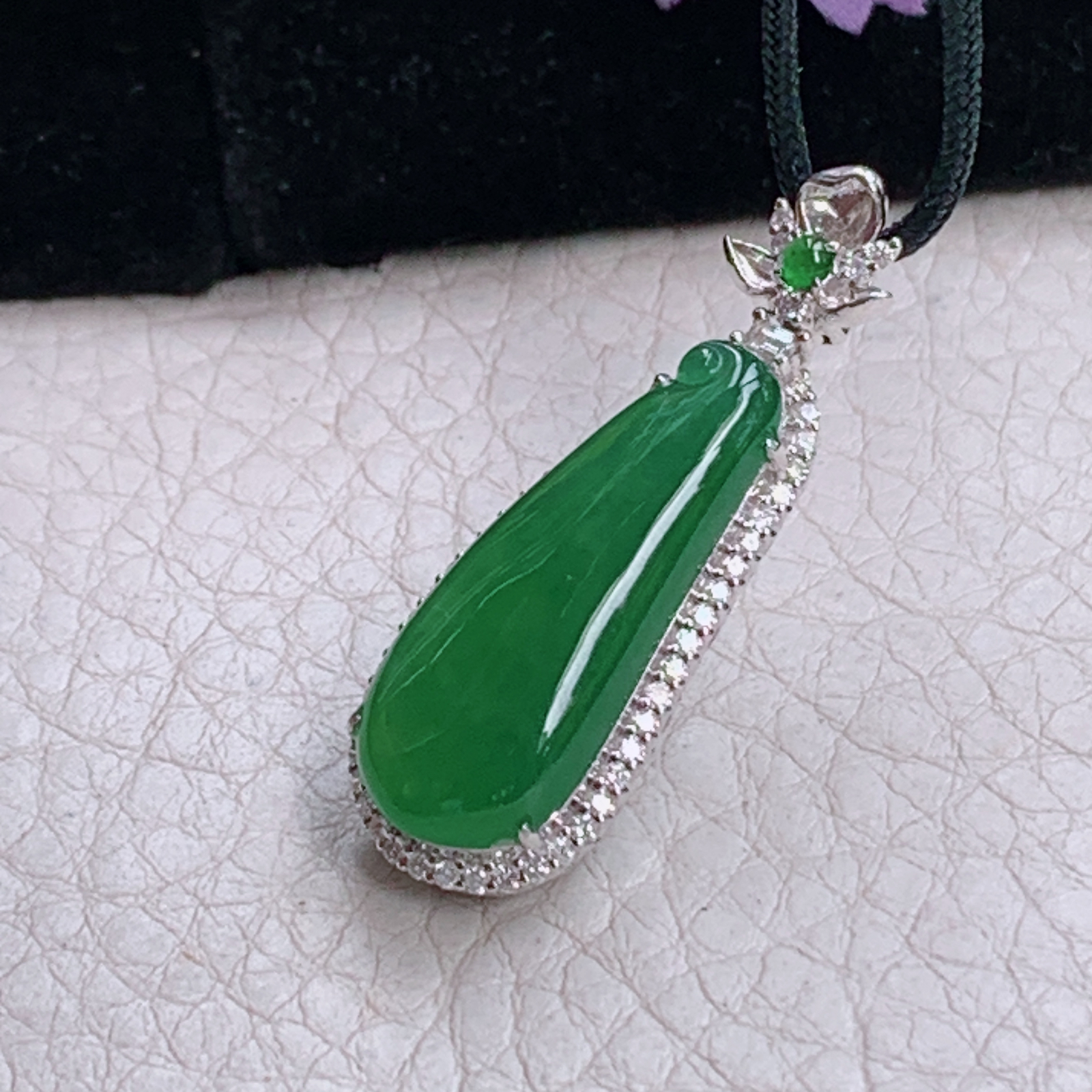 zz3实拍连金36.5*13*7.7天然缅甸翡翠满绿18k金豪华镶嵌福瓜吊坠高贵锁骨坠