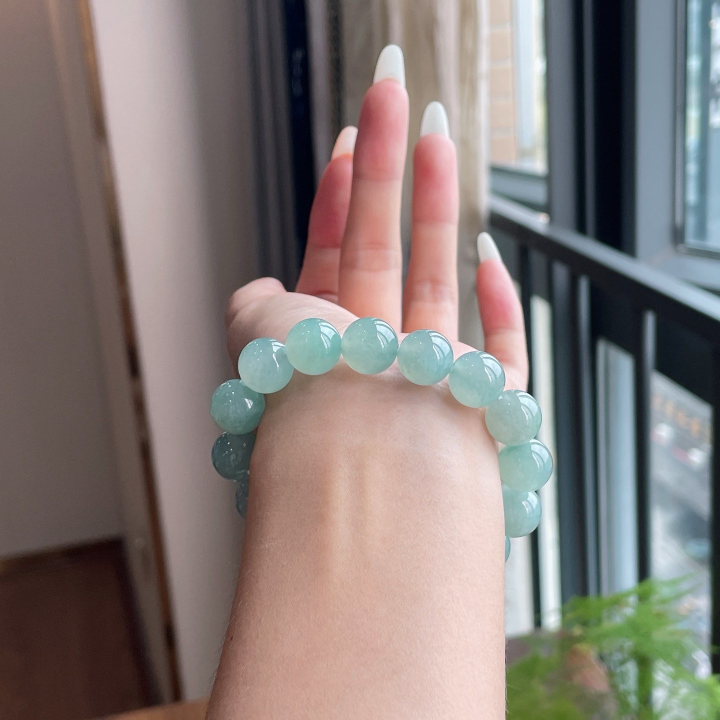 仅一条 冰蓝手串 
尺寸：12.4/16颗