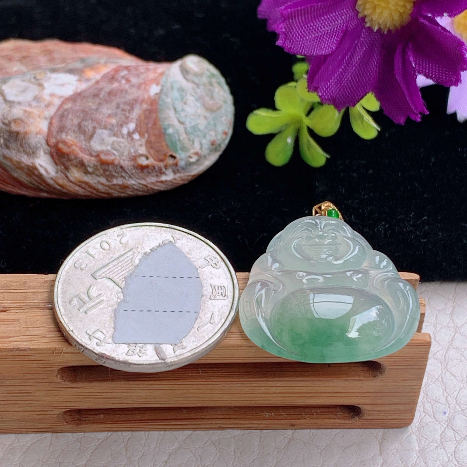 zz3实拍25*23.8*5天然缅甸翡翠冰种佛公吊坠 镶金扣精雕弥勒佛一刀切