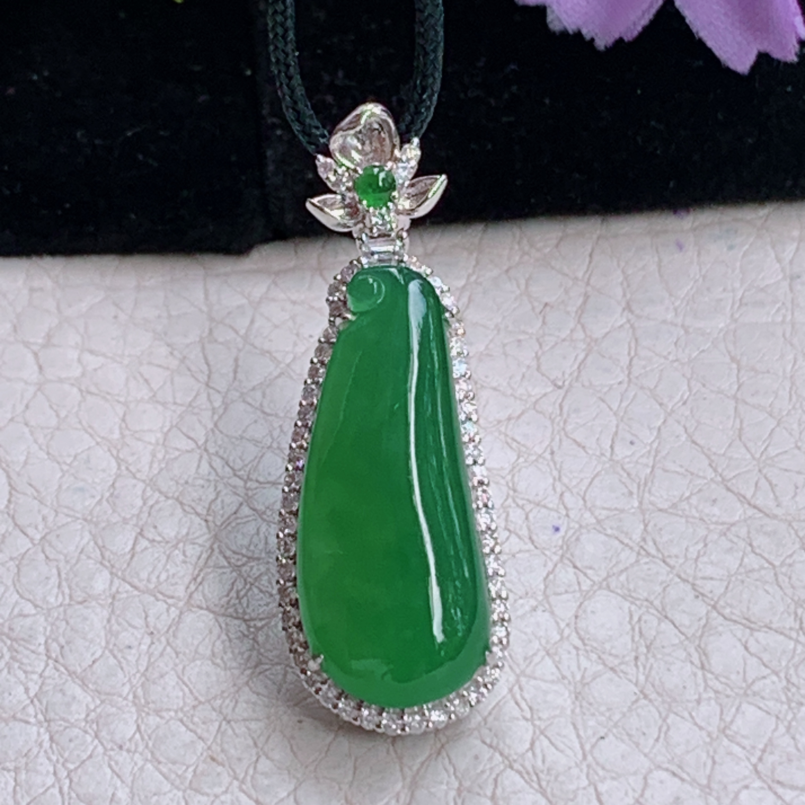 zz3实拍连金36.5*13*7.7天然缅甸翡翠满绿18k金豪华镶嵌福瓜吊坠高贵锁骨坠