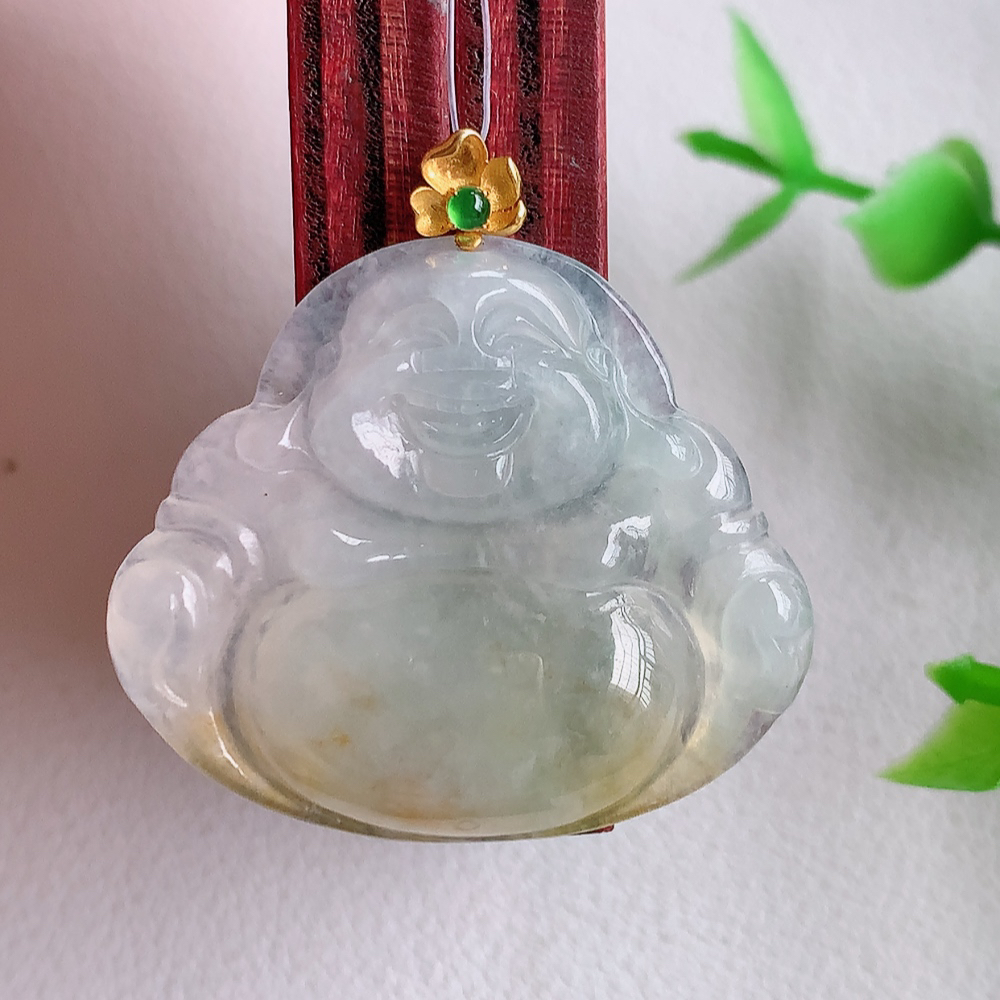 18k金扣冰润黄翡佛公挂件 玉质细腻  精雕弥勒佛，笑佛福耳垂肩，面相喜庆，开怀大笑，憨态可掬。惟妙惟肖，寓意福禄双全，吉祥美满，笑口常开 W49.16  尺寸：27-31-5mm