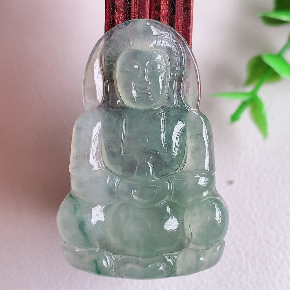 冰润精雕观音吊坠，法相端庄大气，工艺精湛，种色浓郁，细腻饱满冰润，种老水足，收藏佳品，佩戴大气  W01.16   尺寸：41.2-27.5-4.3mm