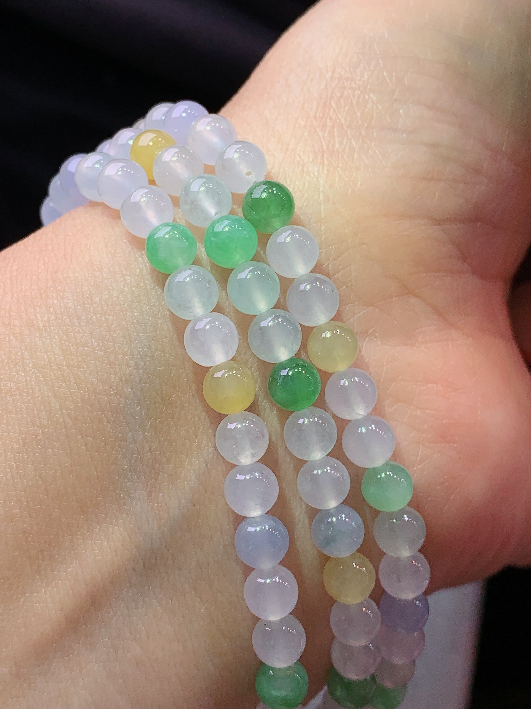 多彩圆珠项链 玉质细腻 色泽艳丽清新 水润亮眼 整体尺寸5c5