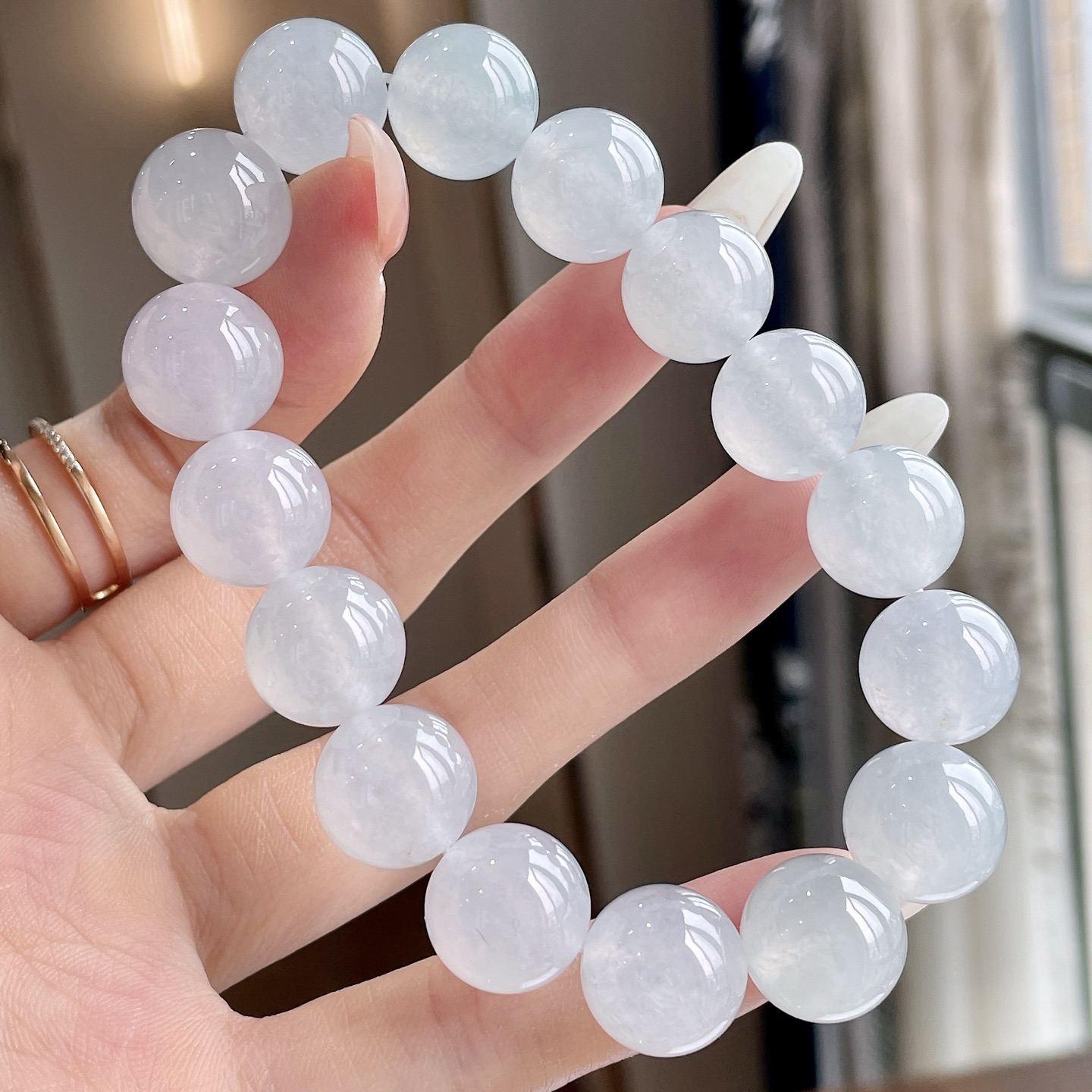 仅一条 茅台白手串 
尺寸：13.8/16颗