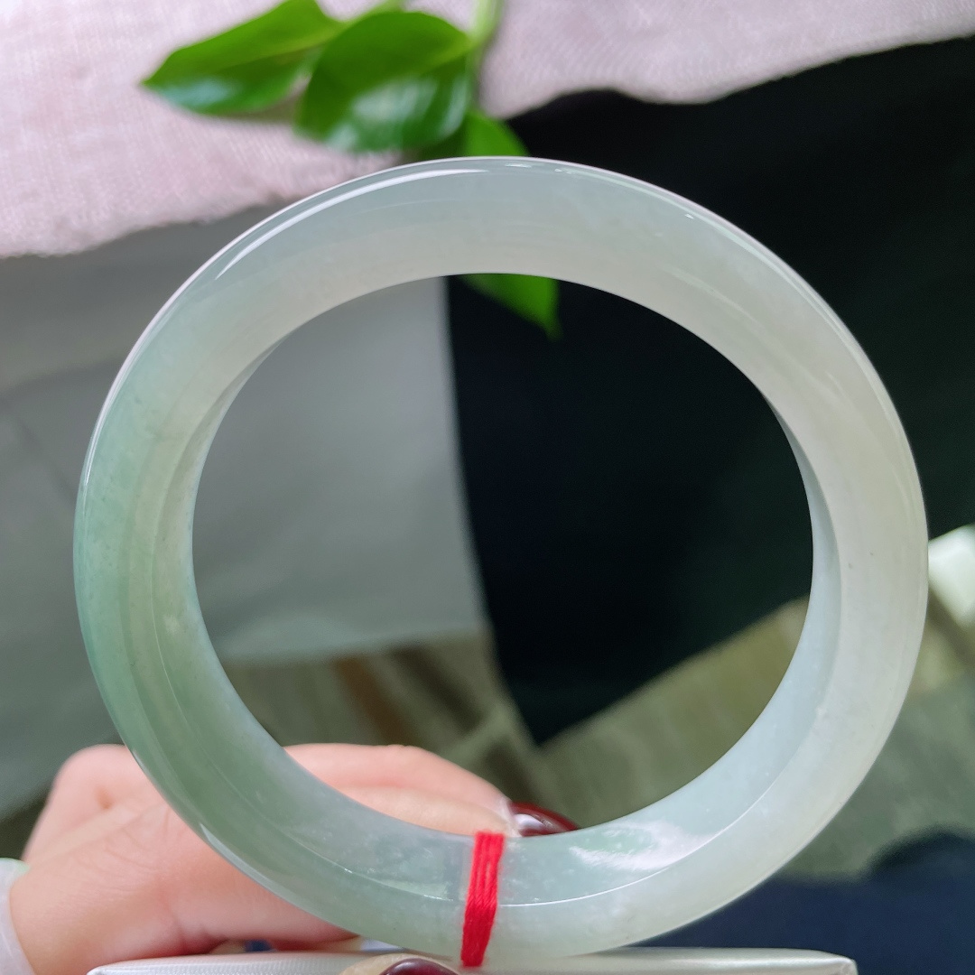 60/12.1/8.8，浅油正圈，大圈口，颜色由浅入深，衬得皮肤白皙透亮，气质温婉。无裂，ss50345a