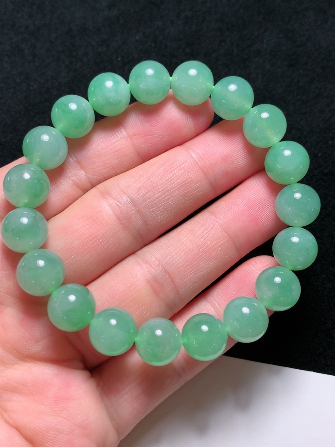 ️冰绿手串，种老水头好，又冰又润，饱满大气，尺寸：9.7mm19粒，ss50182a