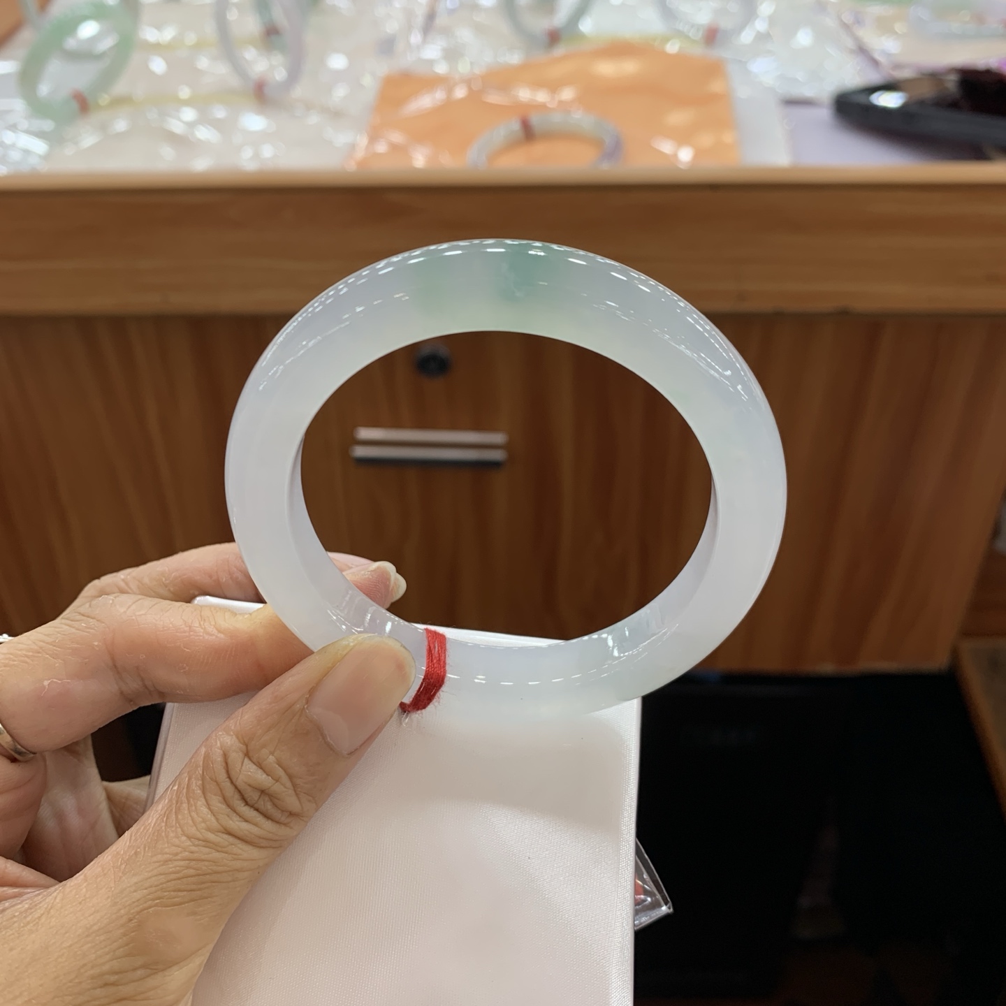 041641XY冰飘花正圈大圈口翡翠手镯59.2-10.5-9.5，无裂