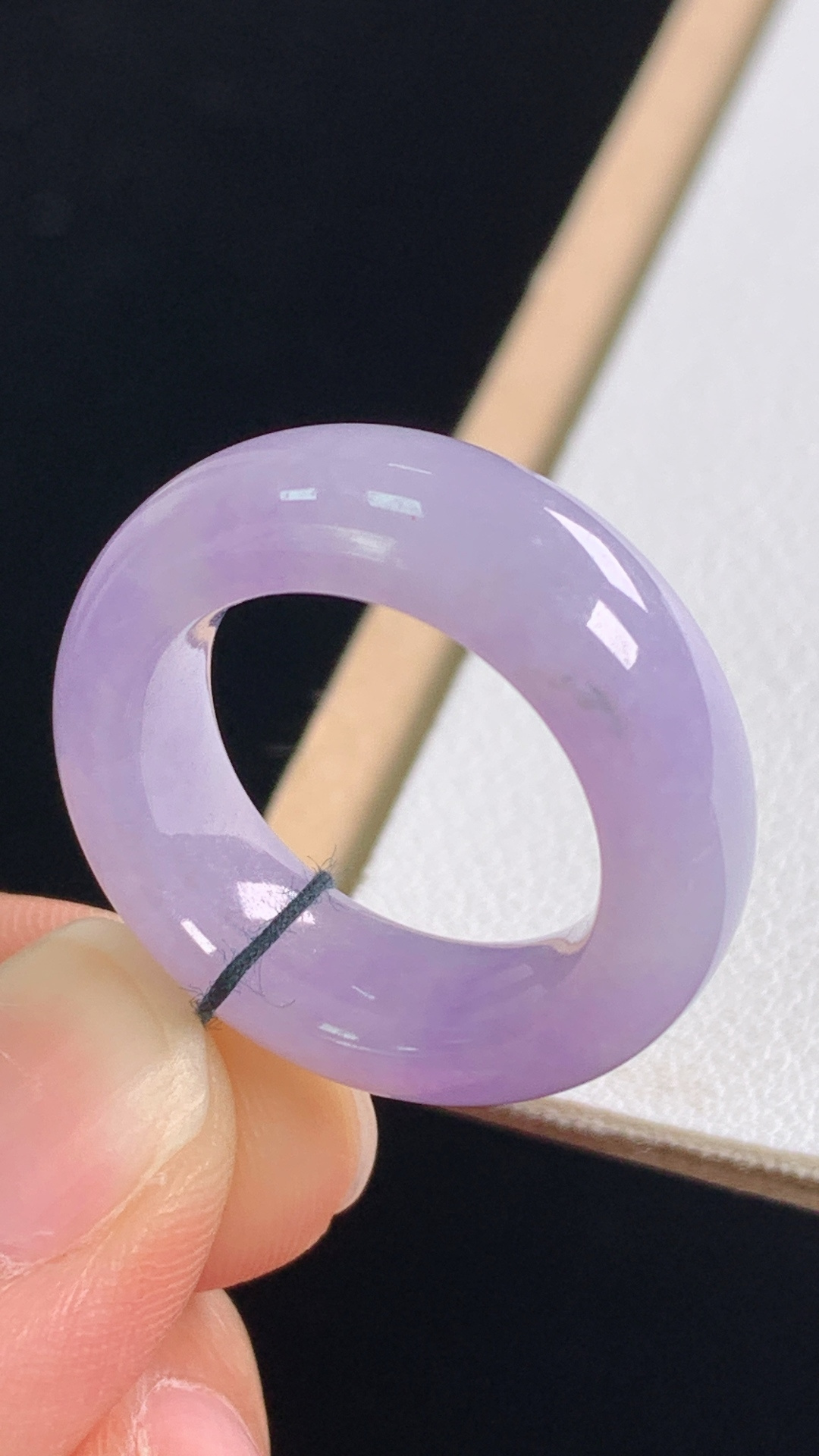 ️冰紫指环，紫色浓郁，胶感荧光，无裂，尺寸:圈口12/16.3-7.2-4.4mm