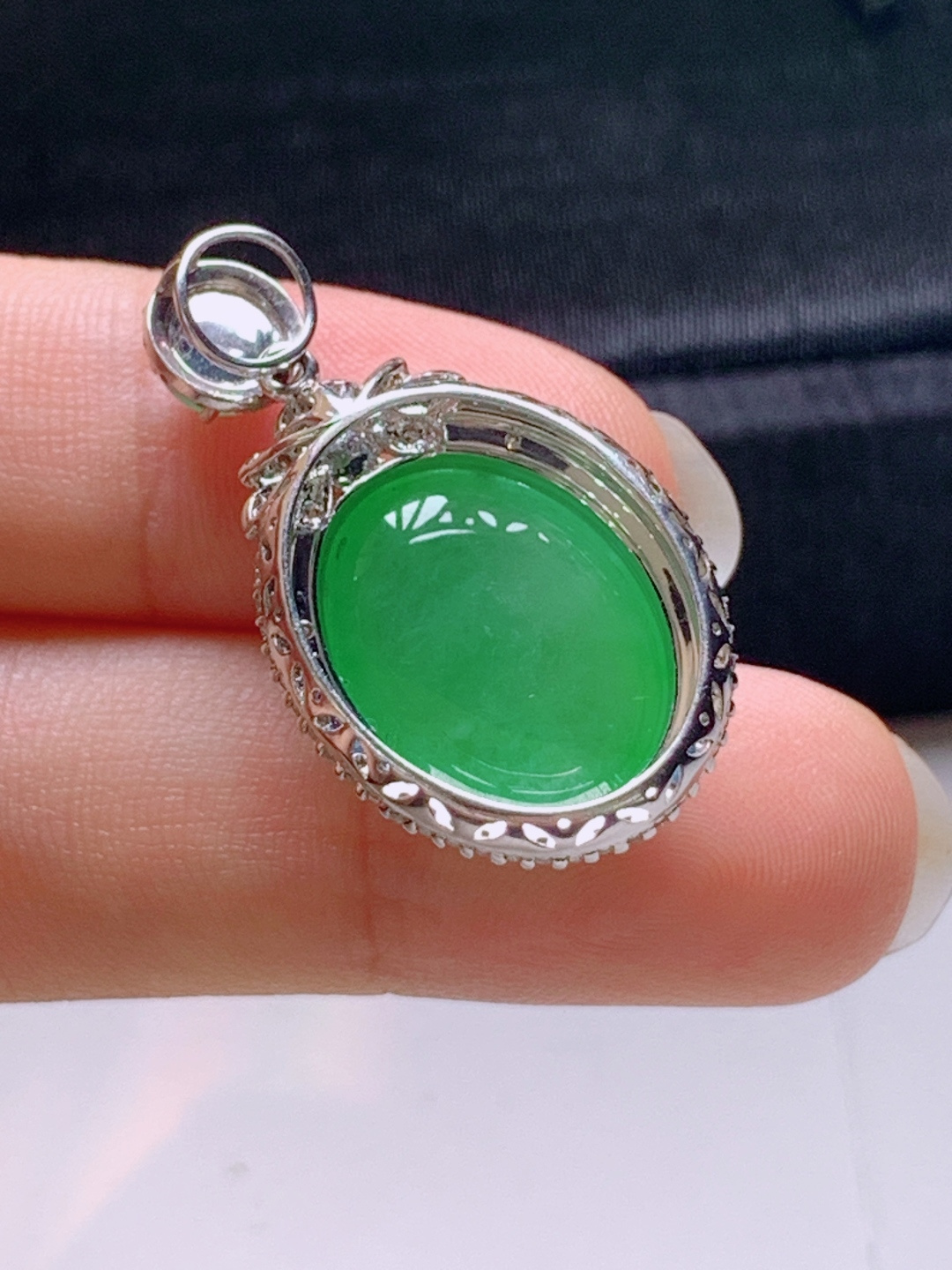 ️ 冰阳绿旦面吊坠，无裂色阳饱满，裸石15.9-12.8-5.529.7-17.2-10.1