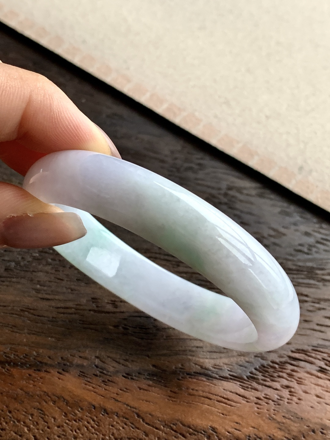 ️贵妃，55.3-47.8-12.4-6.9，冰白飘花，种老细腻，缅甸A货翡翠，无裂，44.6克