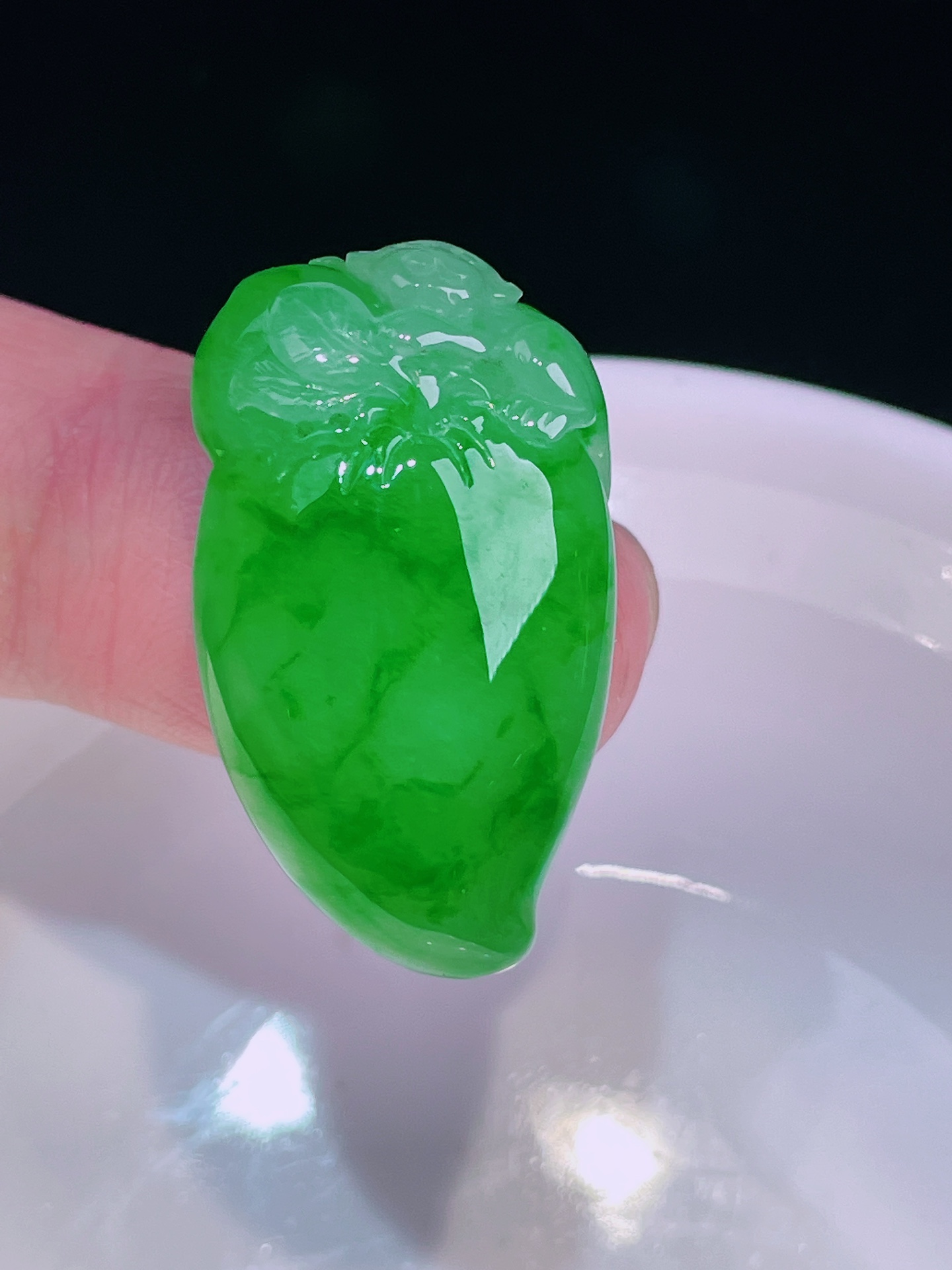 ️冰绿福瓜，老种起光，细底通透，尺寸：31.3/18/11.6mm0417