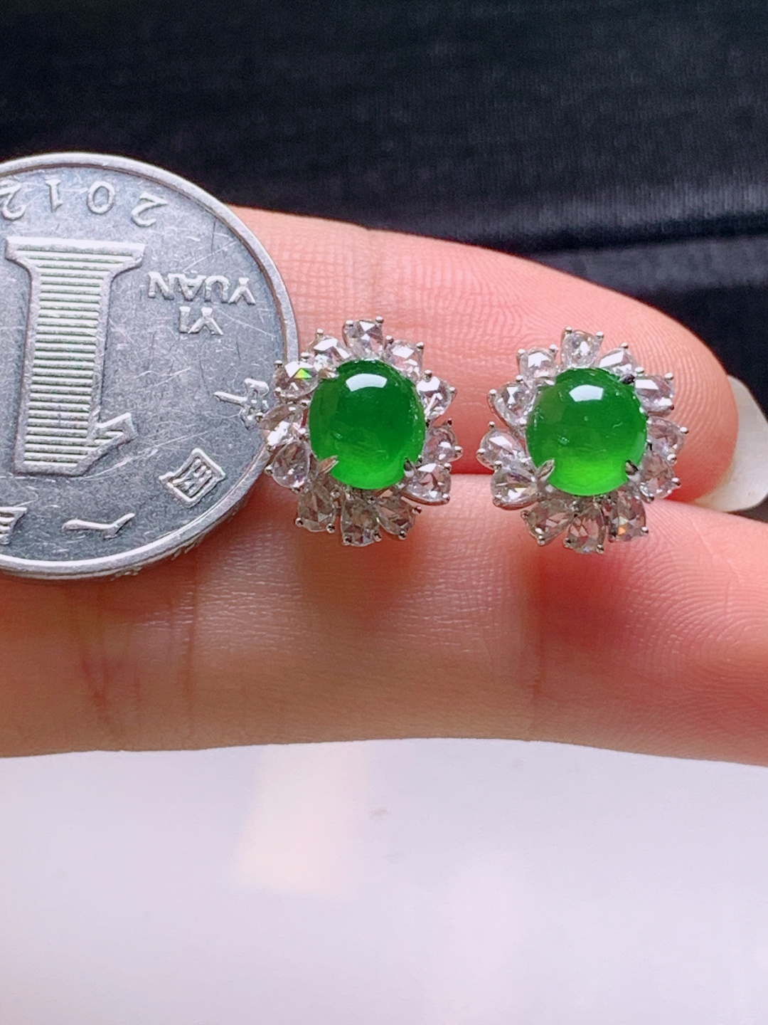 ️ 冰阳绿旦面耳钉，无裂色阳莹润，裸石6.9-6.3-4.1