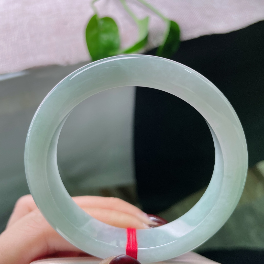 54.7/12.3/8.4，浅绿底正圈，干净，细润，时尚美观，优雅永不过时，无裂，ss50900a