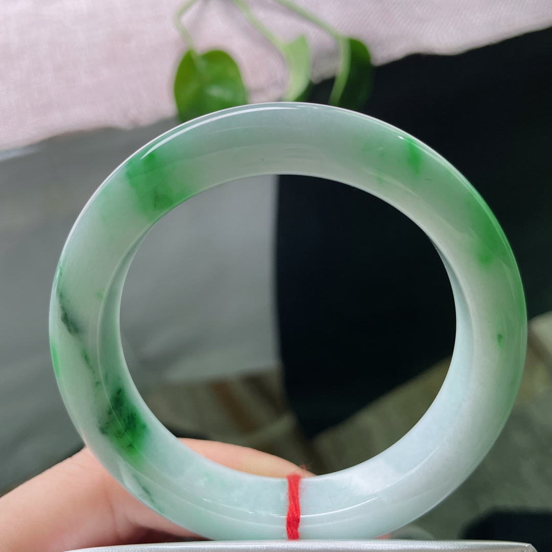 54.8/12.1/9.3，飘绿正圈，如春水初生，在光晕流转间凝住时光。无裂，ss50793a