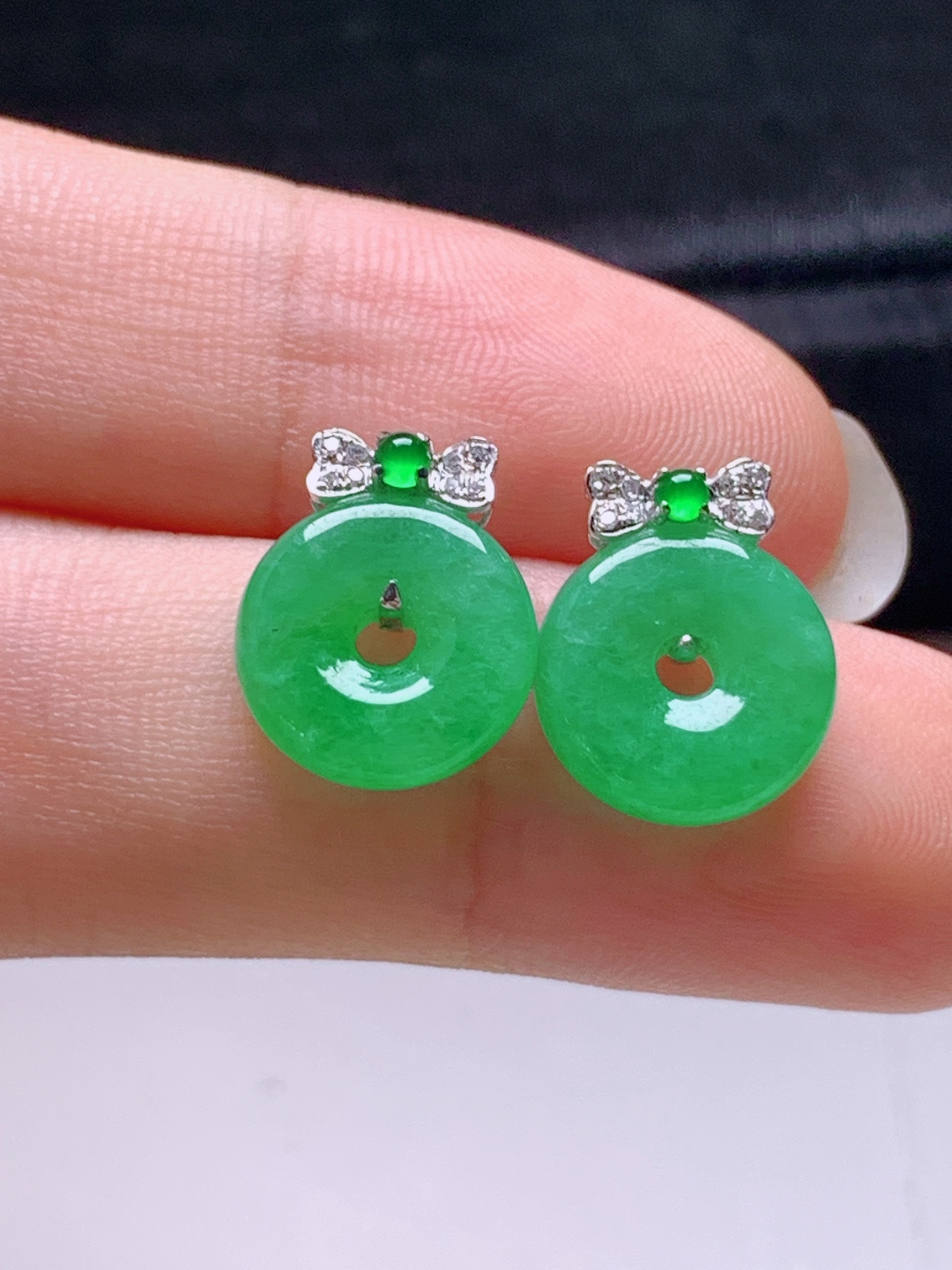 ️ 冰阳绿甜甜圈耳钉，无裂色阳，裸石10.5-3.6，ss50182a