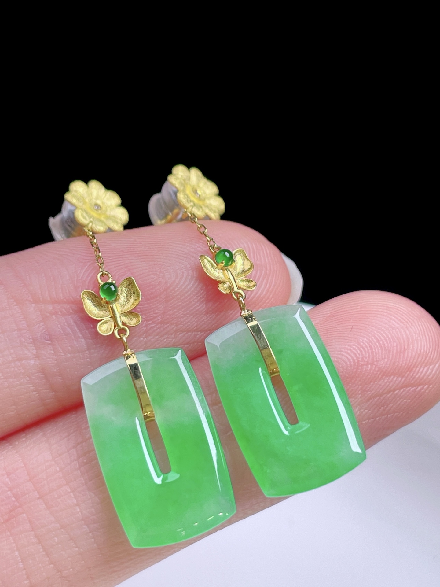 ️ 缅绿耳坠，色泽浓郁，种老水润：36，裸石：15.7/9.8/1.7，超值