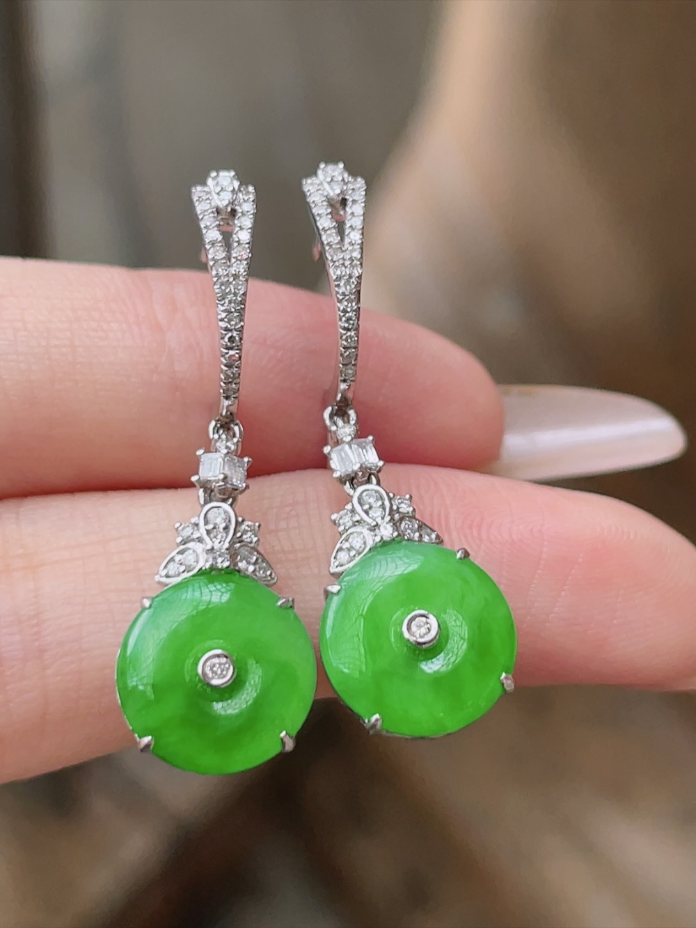 ️ 冰种阳绿平安扣耳坠 色泽鲜艳，种老水润，18k金镶嵌 整体：35/11/5 ss50182a