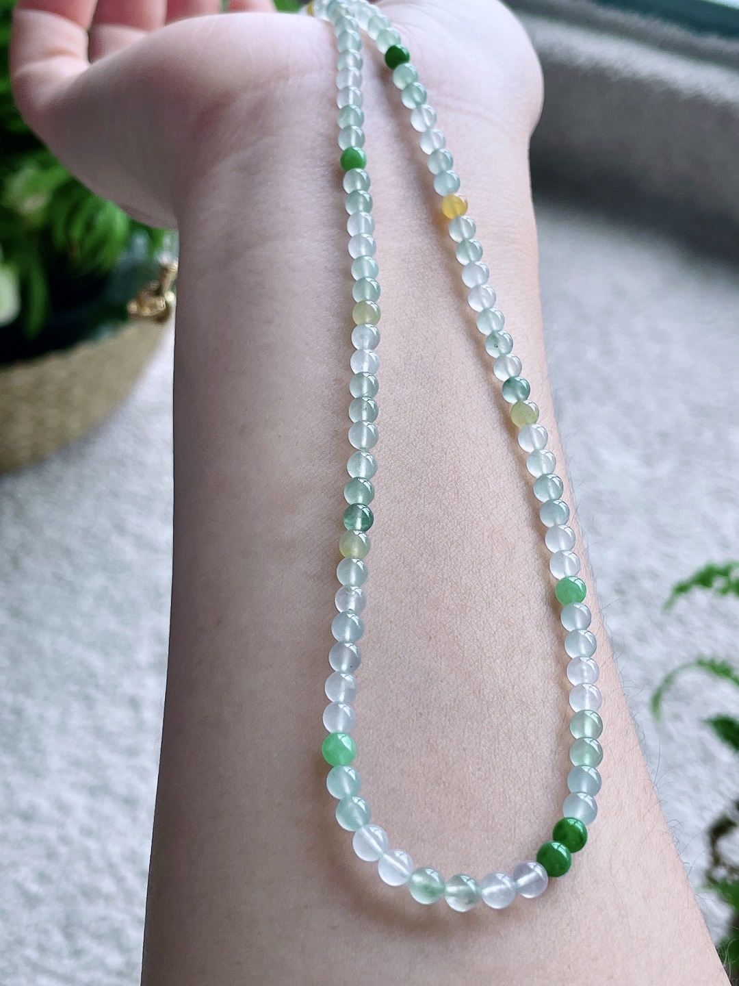 【珠子】冰多宝珠链圆珠珠子珠链【说明】缅甸 性比高  【尺寸】4mm，31cm【重量】17.2克