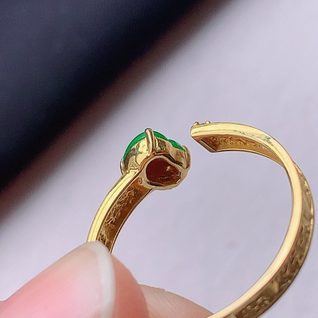 ️️冰阳绿葫芦女戒，种老色阳，无裂底子细腻，佩戴优雅大方，5.5-4.6-3.8