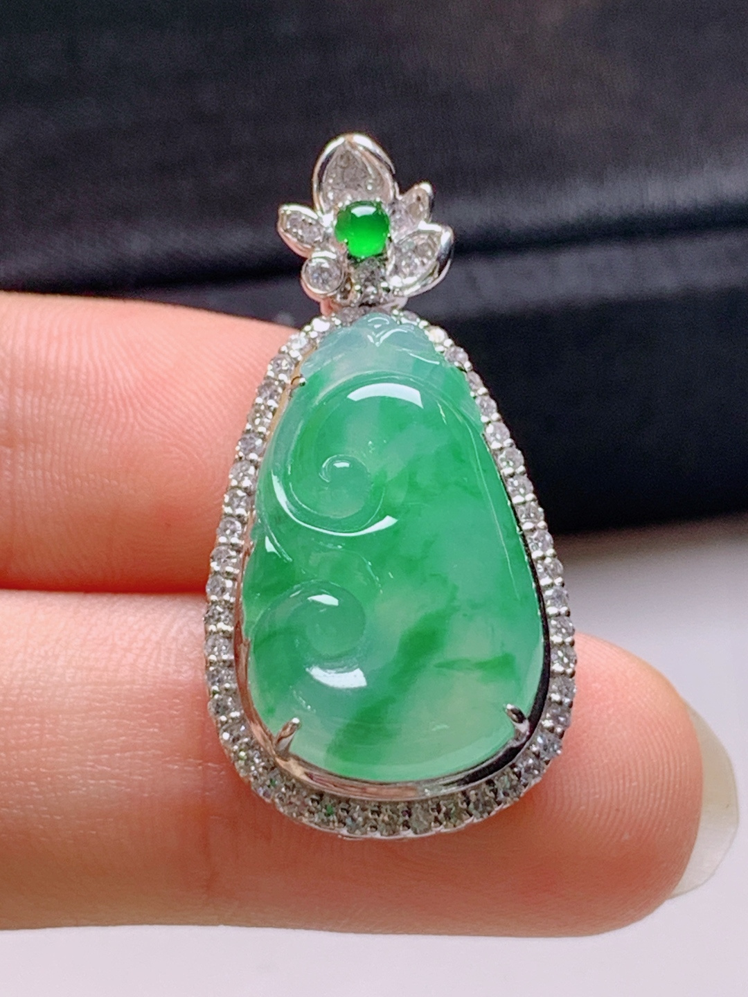 ️ 冰阳绿如意吊坠，无裂色阳饱满，裸石20.1-12.5-4.131.1-15.8-9.4