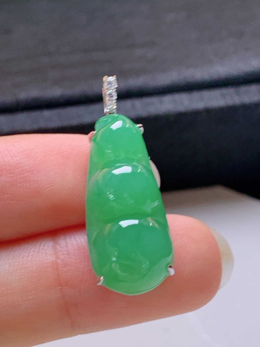️ 冰阳绿福豆吊坠，无裂色阳水润，裸石23.7-10.9-5.729.9-8.1